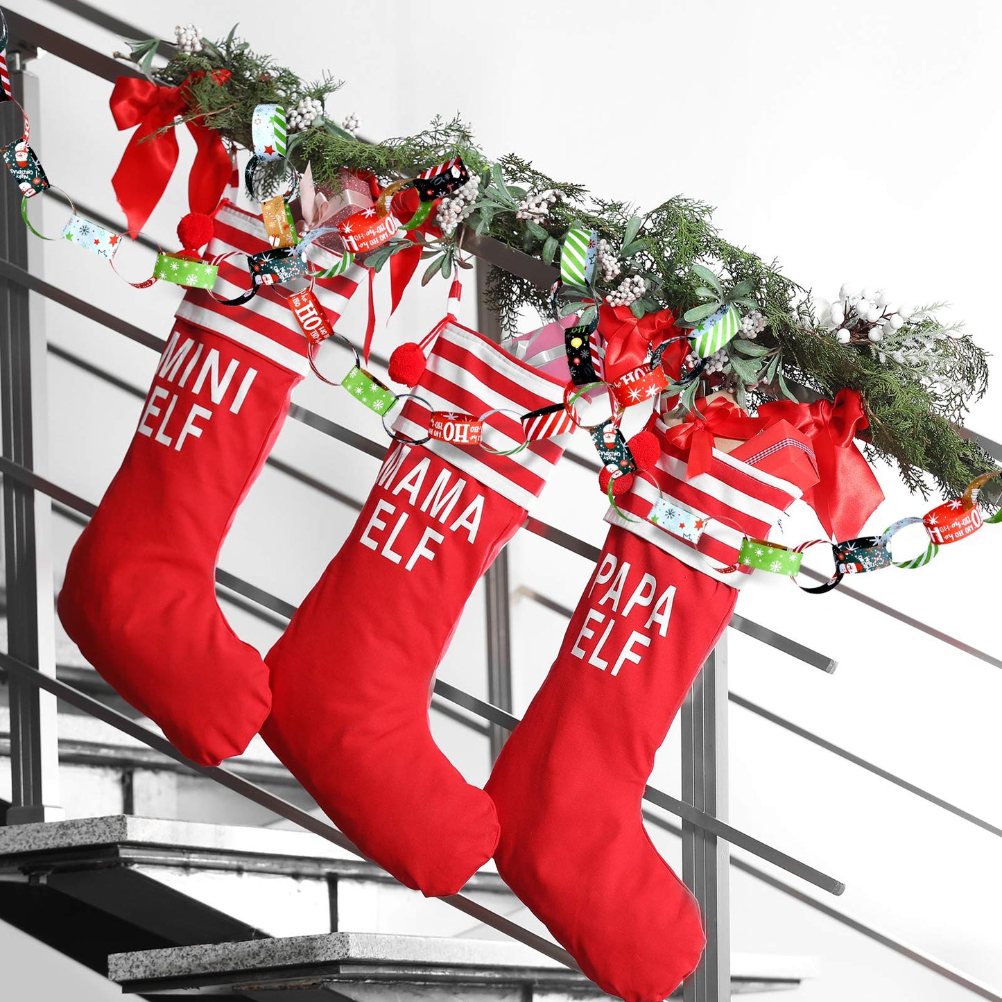 ASTARON 600pcs Christmas Paper Chains Festive Printed Creative Paper Decorations