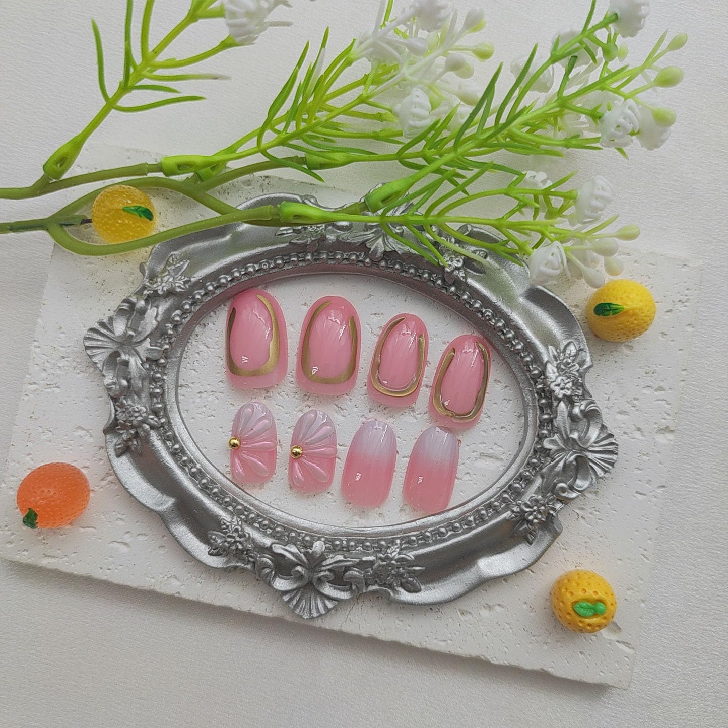 Summer Press on Nails Short Oval Fake Nails with 3D Water Ripple Pearl Designs Gradient Nails Press ons Glossy Glue on Nails Gold Lines Acrylic Nails Handmade Stick on Nails for Women 24Pcs