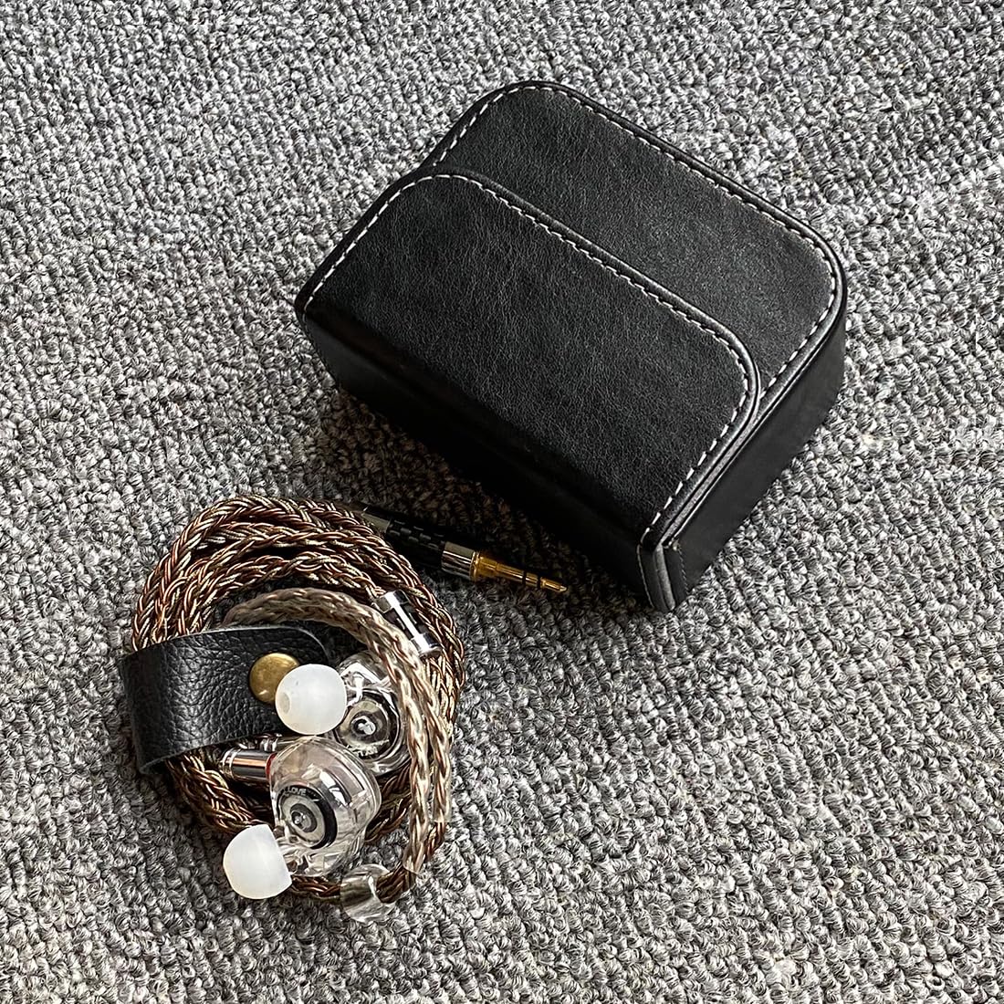 Earplug box, PU leather box for in ear headphones, portable protective case for wired headphones, storage bag for headphone accessories (black)