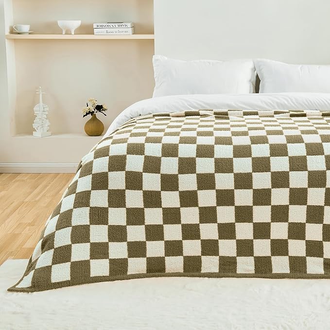 CozeCube Checkered Blanket, Ultra Soft Cozy Olive Green and White Throw Blanket, Warm Cozy Knit Fuzzy Plush Checkerboard Throw for Couch Bed Sofa, 50"x60"