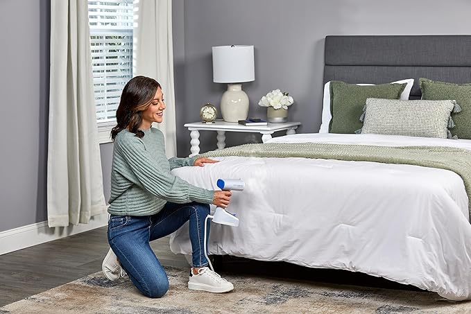 BLACK+DECKER Easy Store Pro Foldable Steamer, GS0311-1PD, 45-Second Heat Up, Extra Long Power Cord & Lint Remover Attachment, Powerful Steam Performance for Clothes, Drapes & Upholstery