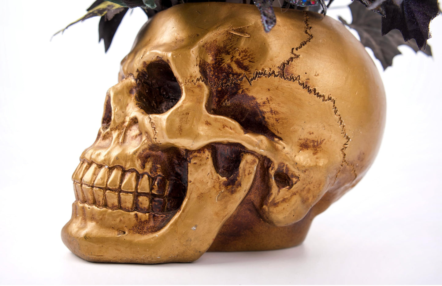 FLOROAD Halloween Decor, Gold Resin Skull Planter with Faux Plants Halloween Skull Decor for Home Coffee Table Bookshelf Dining Table Centerpiece, 14" H (Gold/Black/White/Red)
