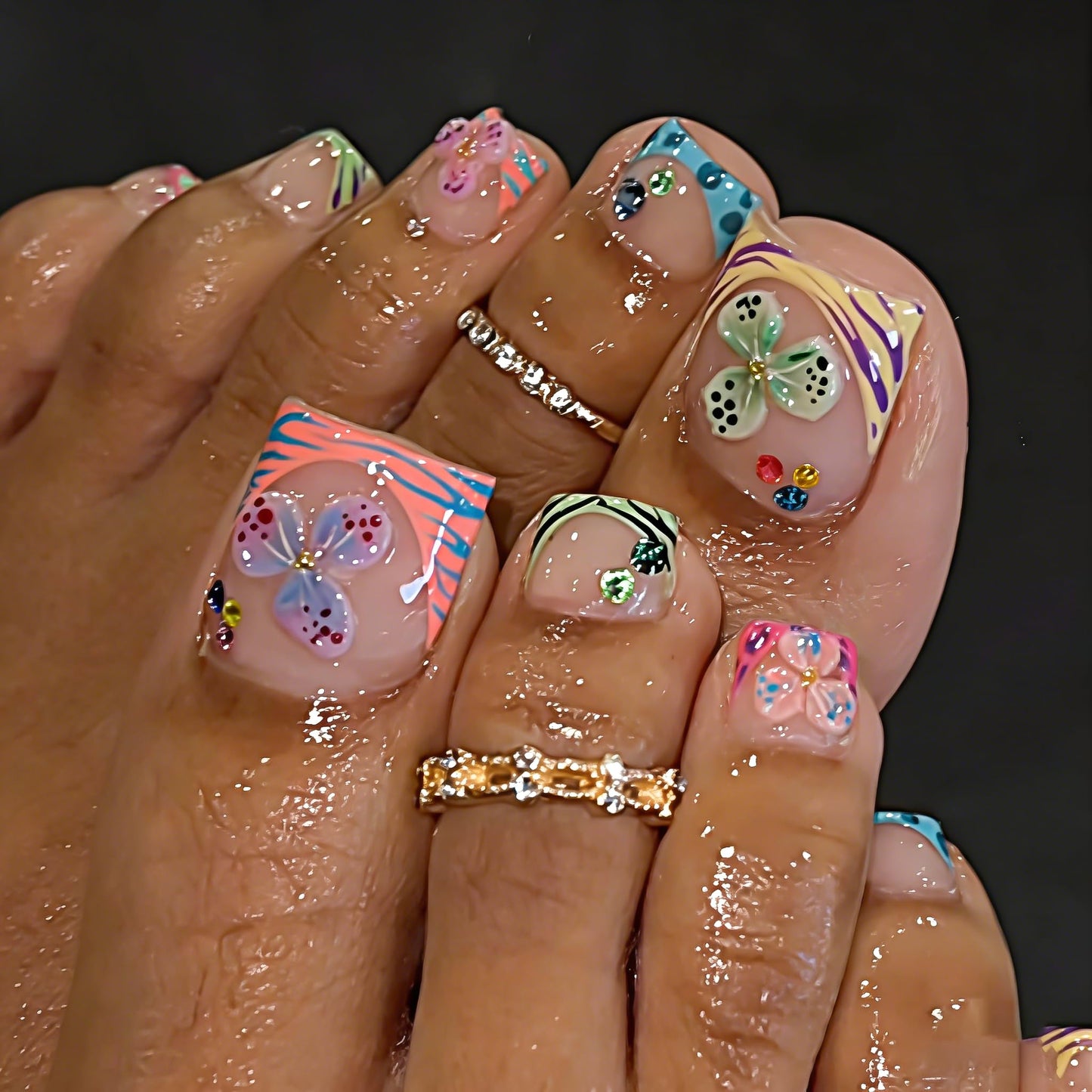 RUOKEXIN Short Press on Toenails French Tip Fake Toenails with 3D Flower Designs Square Toe Nail Press ons Sparkly Artificial Nails for Women 24Pcs