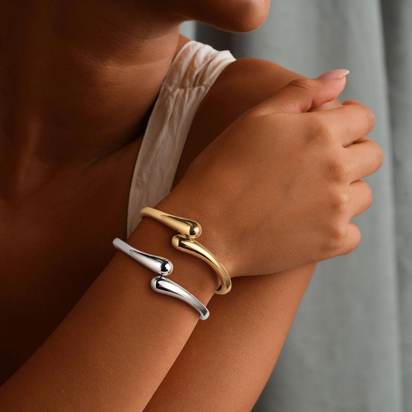 M MOOHAM Chunky Gold Silver Bangle Bracelets for Women, Dainty 14k Gold-Plated Thick Stackable Statement Bangles Bracelet Set Twist Cuff Drop Bracelet Stack for Women Trendy Jewelry Gifts