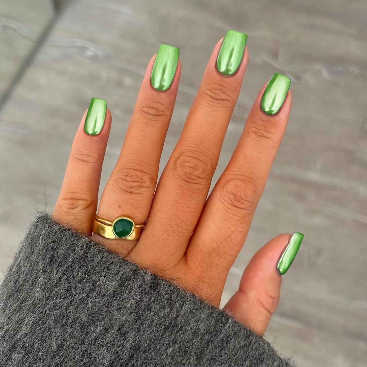 KQueenest Chrome Green Press on Nails Short Medium Square, Metallic Fake Nails Mirror Metallic False Acrylic Nails Press Ons, Spring Bling Light Green Glue on Nails Medium Short Length in 24 Pcs