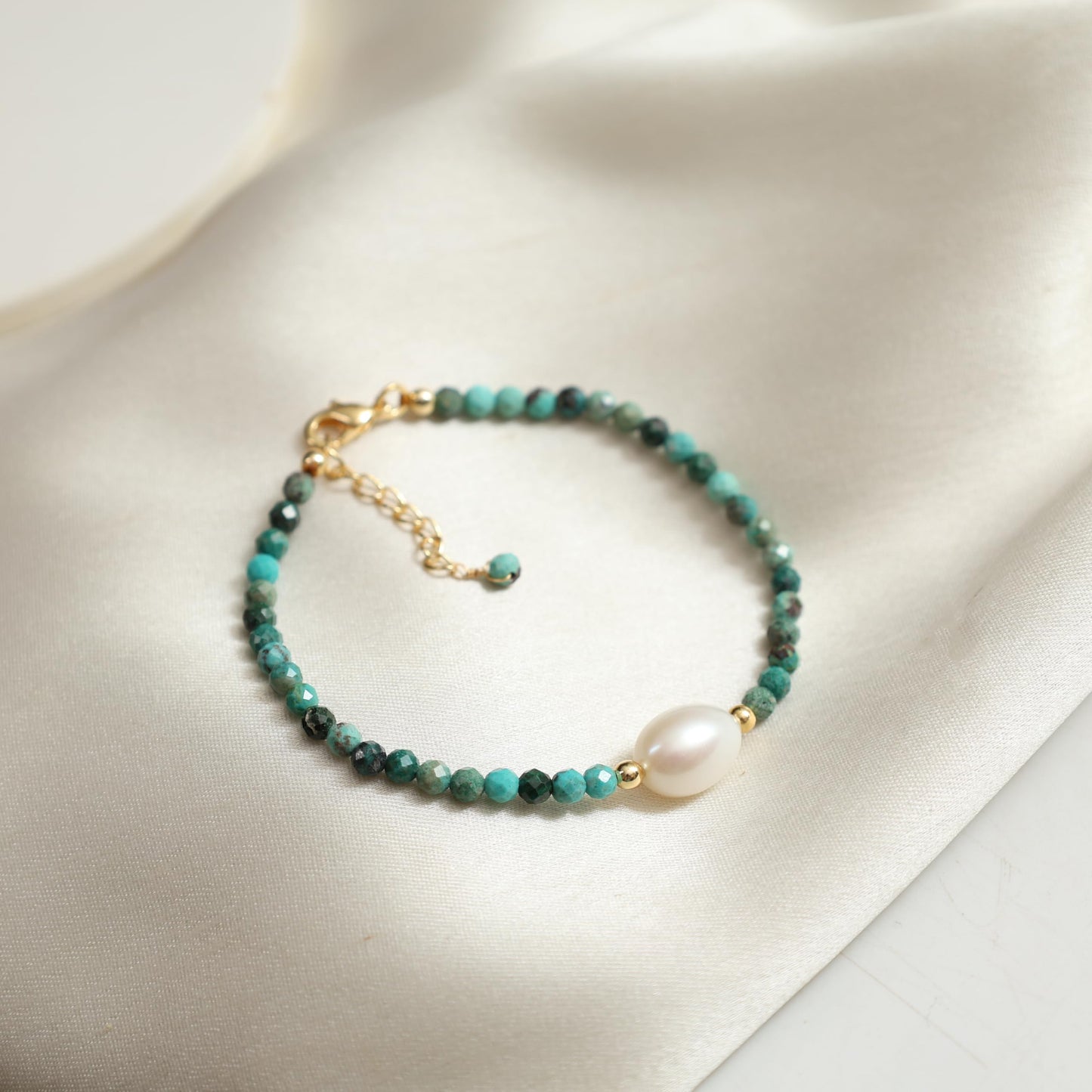 Gempires Chrysocolla Beads with Freshwater Pearl Beaded Bracelet Lightweight Handmade Jewelry Hypoallergenic Gold Plated 7.5 Inch Adjustable Chain