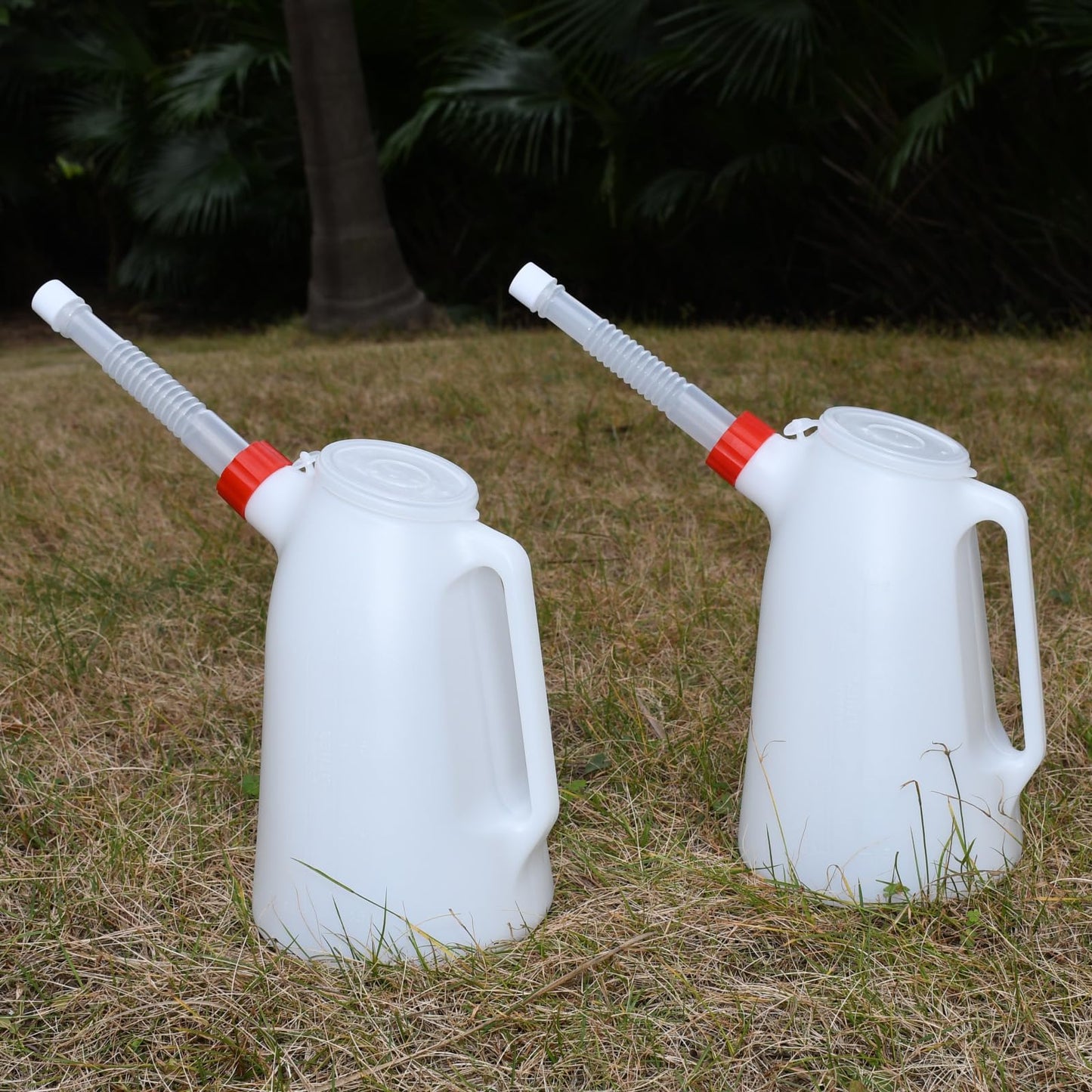 Kackaidi 2 Pack Oil Jug 2 Quart Oil Measuring Container Automotive Motor Oil Dispenser Container with Cover and Long Nozzle for Automotive Fluids