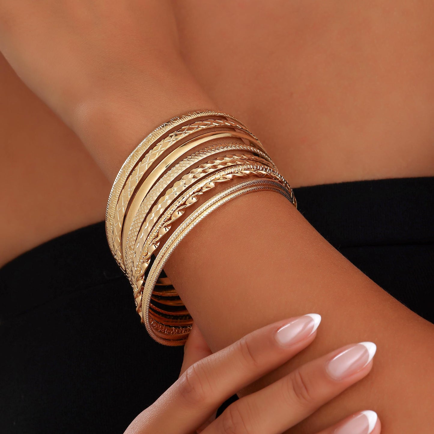 AYWFCBF Gold Bangle Bracelets for Women, 10 Pcs Boho Stackable Bangles Multi Layer Textured Chunky Bracelets Jewelry Set for Women