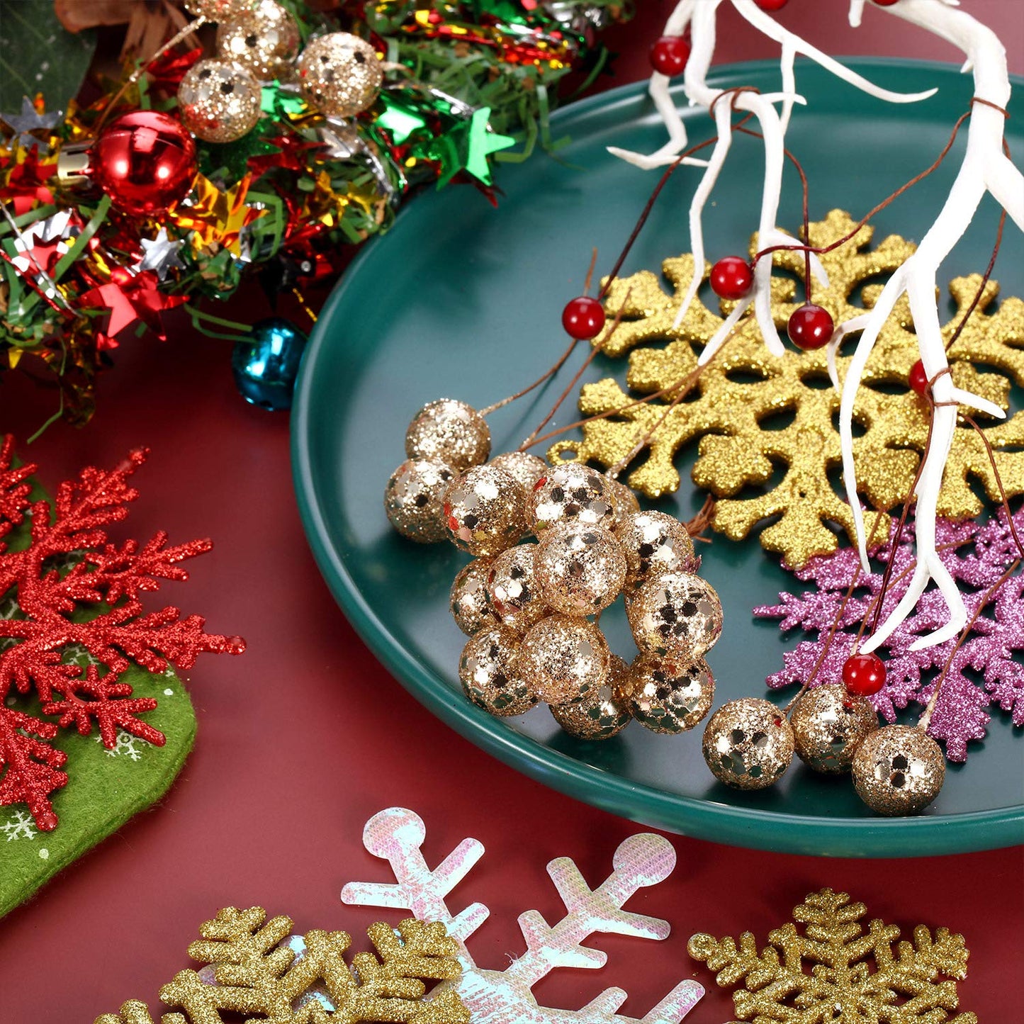 BBTO Artificial Holly Berries, 100 Pieces Mini 10 mm Fake Berries Decor on Wire for Christmas Tree Decorations Flower Wreath DIY Craft Use (Sequined Champagne Gold)