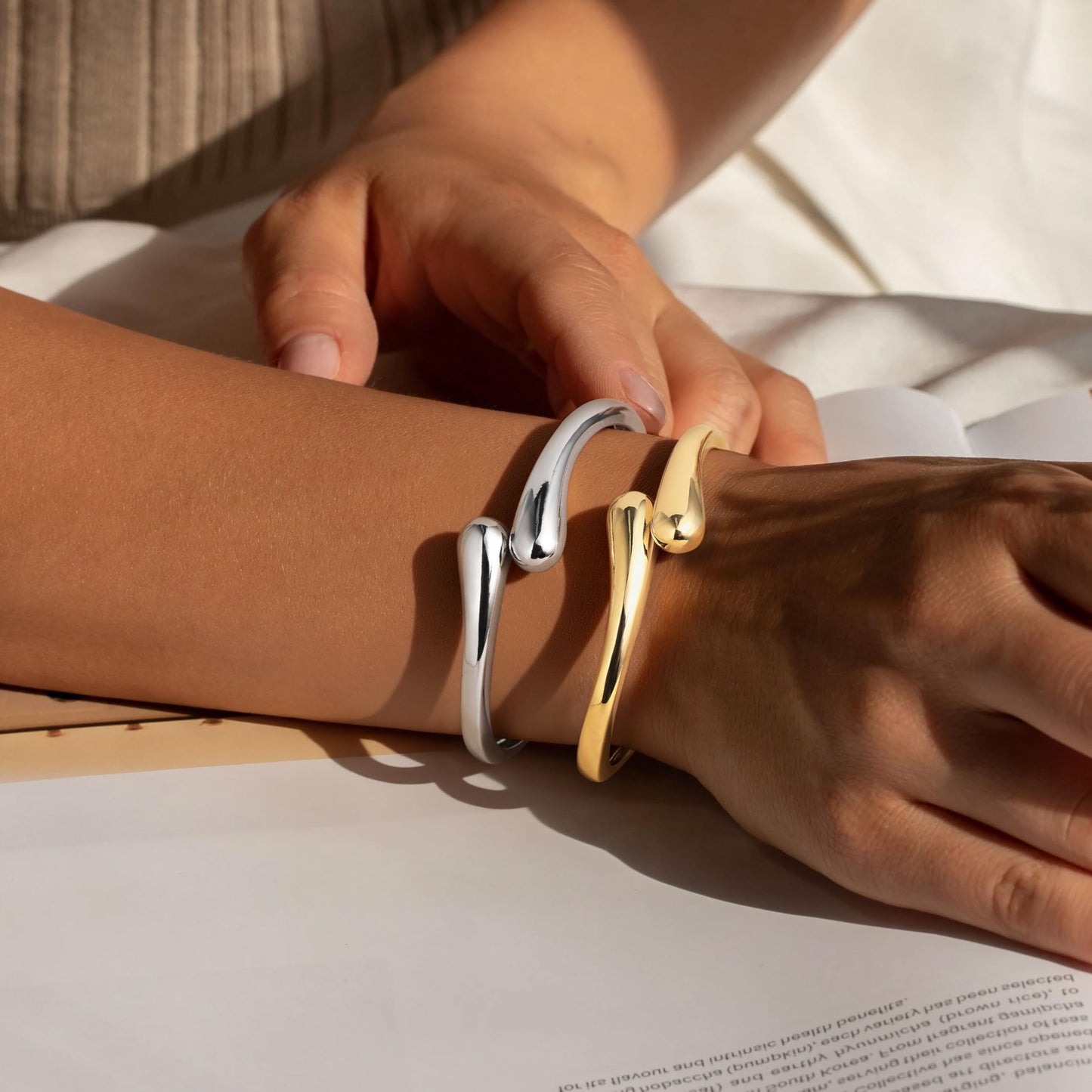 M MOOHAM Chunky Gold Silver Bangle Bracelets for Women, Dainty 14k Gold-Plated Thick Stackable Statement Bangles Bracelet Set Twist Cuff Drop Bracelet Stack for Women Trendy Jewelry Gifts