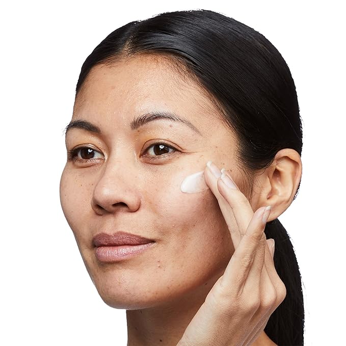 No7 Airbrush Away Face Primer - Hydrating Makeup Primer with Hyaluronic Acid - Helps to Smooth the Appearance of Fine Lines & Wrinkles for Seamless Makeup Application (30ml)