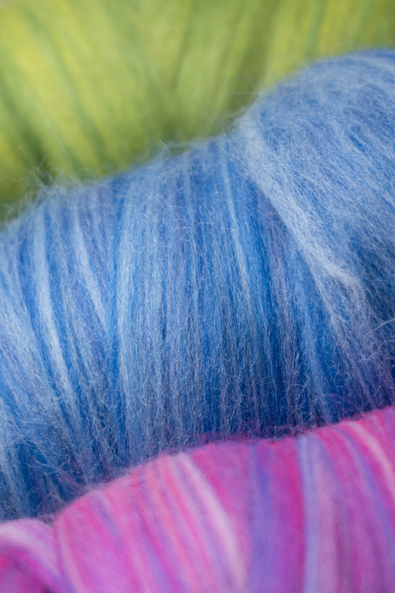 Kondoos Multi Colored Natural Wool roving, 1 lb. Best Wool for Needle Felting, Wet Felting, handcrafts and Spinning. (Ocean Blue, 1lb)