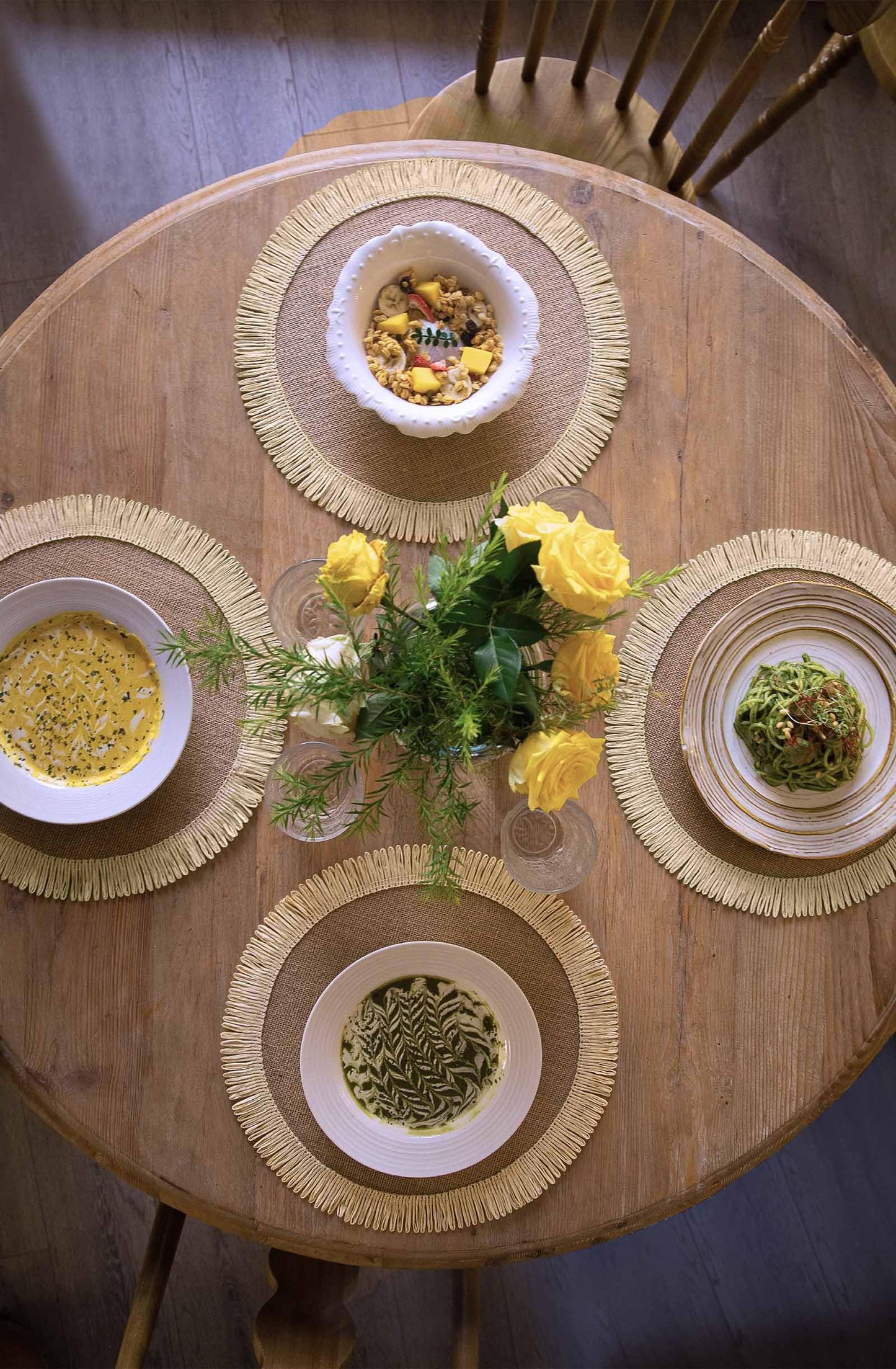 FunWheat 15 Inch Round Jute Placemats Set of 12, Braided Burlap Table Mats for Dining Table, Heat Resistant Farmhouse Woven Placemats for Fall Farmhouse Decor (Coarse-Edged Sunflower)
