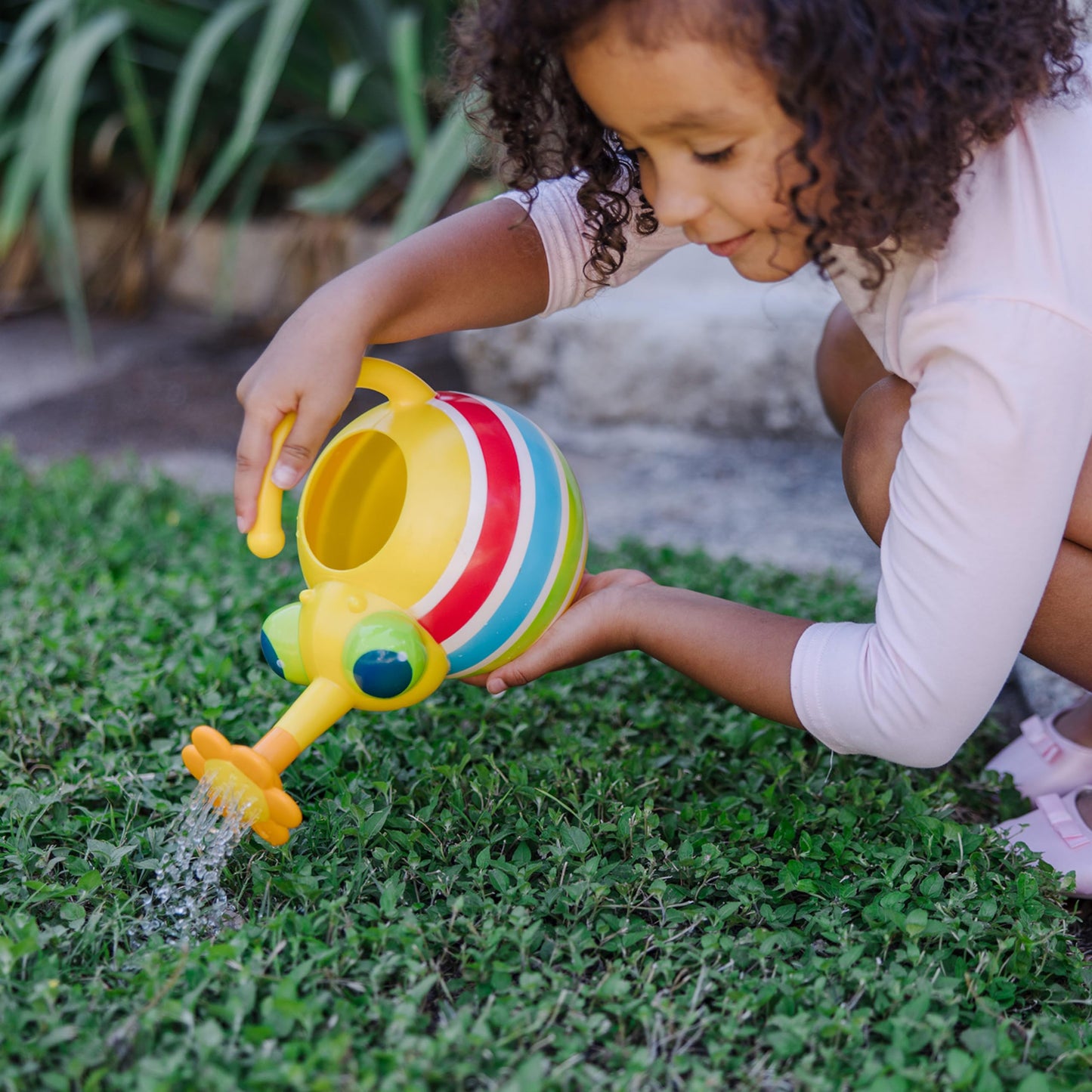 Melissa & Doug Sunny Patch Giddy Buggy Watering Can with Flower-Shaped Spout