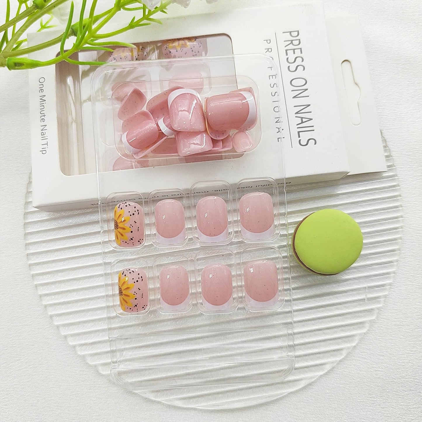 French Tip Press on Nails Short Square Fake Nails with Sunflower & Spot Designs Acrylic Nails Press ons Glossy Glue on Nails Nude Full Cover Artificial Stick on Nails for Women 24Pcs