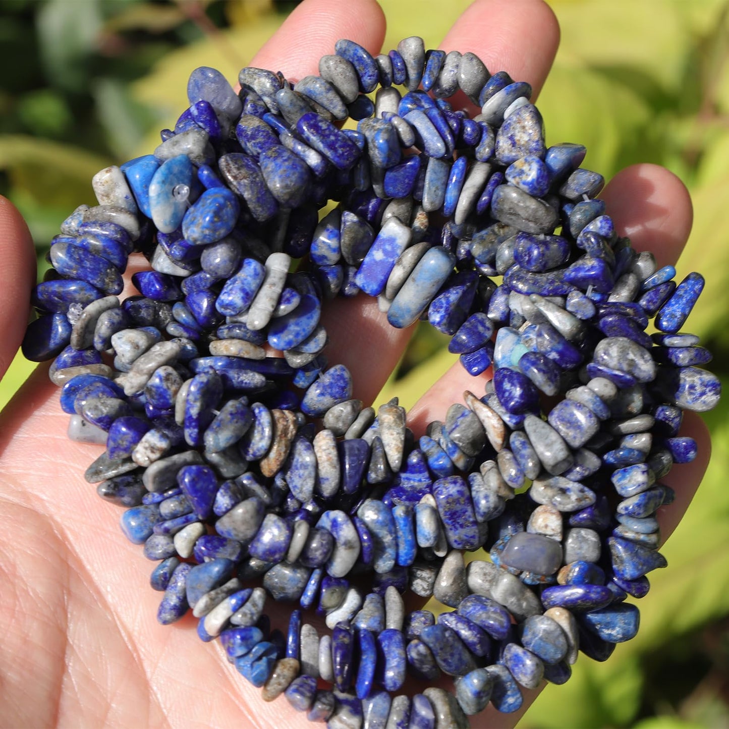 400pcs Natural Chip Stone Beads for Jewelry Making Lapis Lazuli 5-8mm Irregular Gemstones Healing Crystal Loose Rocks Bead Hole Drilled for Ring Earrings Necklace Bracelet Making DIY Art Crafts