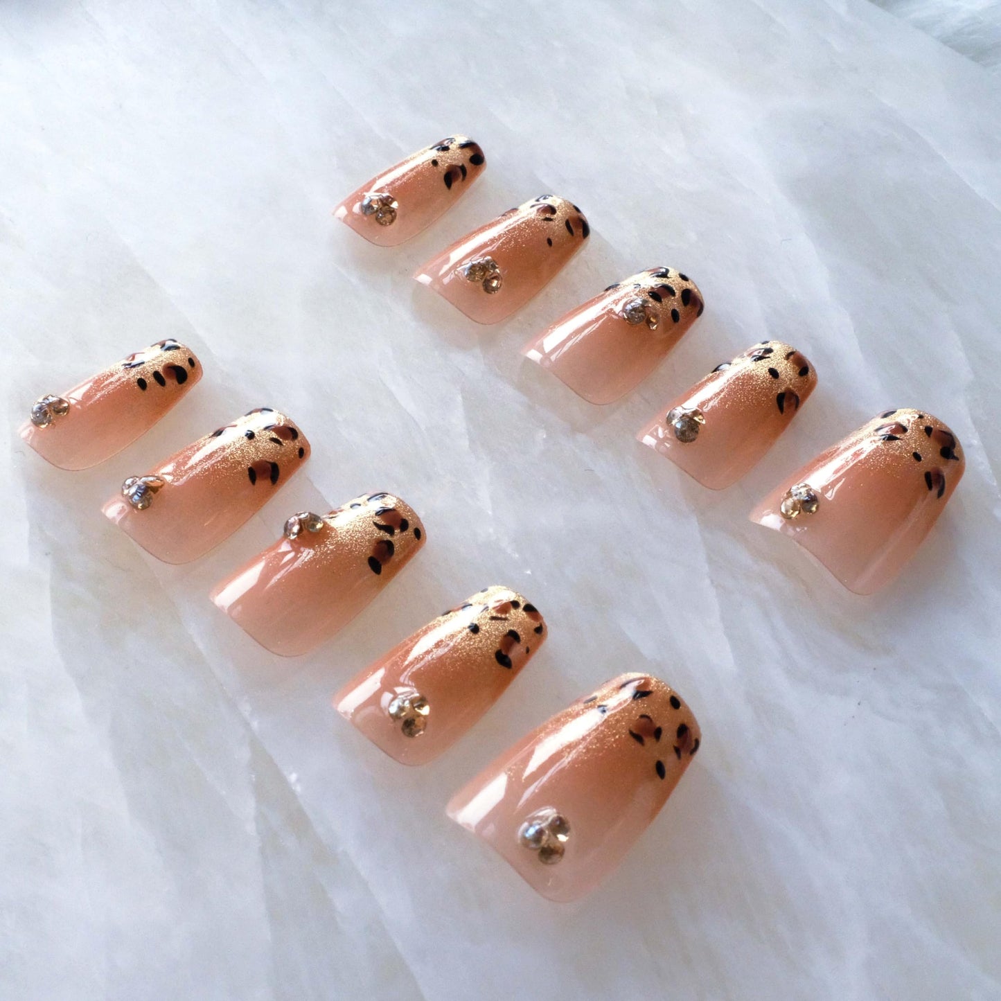 GLORS Maillard Style Leopard Cat Eye Press on Nails, Short Handmade False Nails, Medium Ballerina Shape, 10 Pieces (Medium, MB)