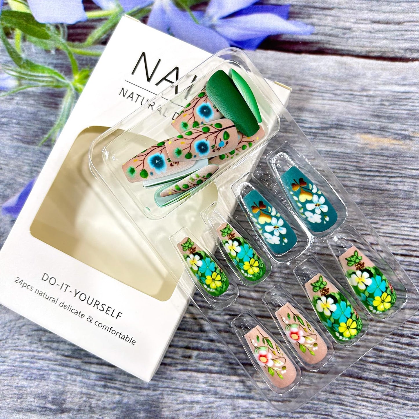 CJDLTS Green Press on Nails Medium Square Nails Flower False Nails Spring Floral Pattern Design Coffin Nails Full Cover Artificial Nails Reusable Stick on Nails 24Pcs Glue on Nails for Women