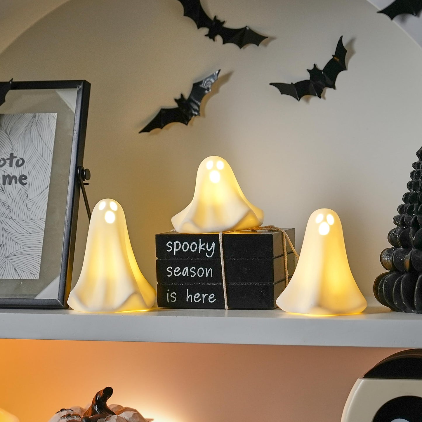AOMOONOA Ceramic Ghost Decor, 3Pcs Light Up Ghosts for Indoor Halloween Decorations, Battery Powered White Mini Ghost Figurines with LED for Spooky Halloween, Home Tabletop Shelf Centerpieces