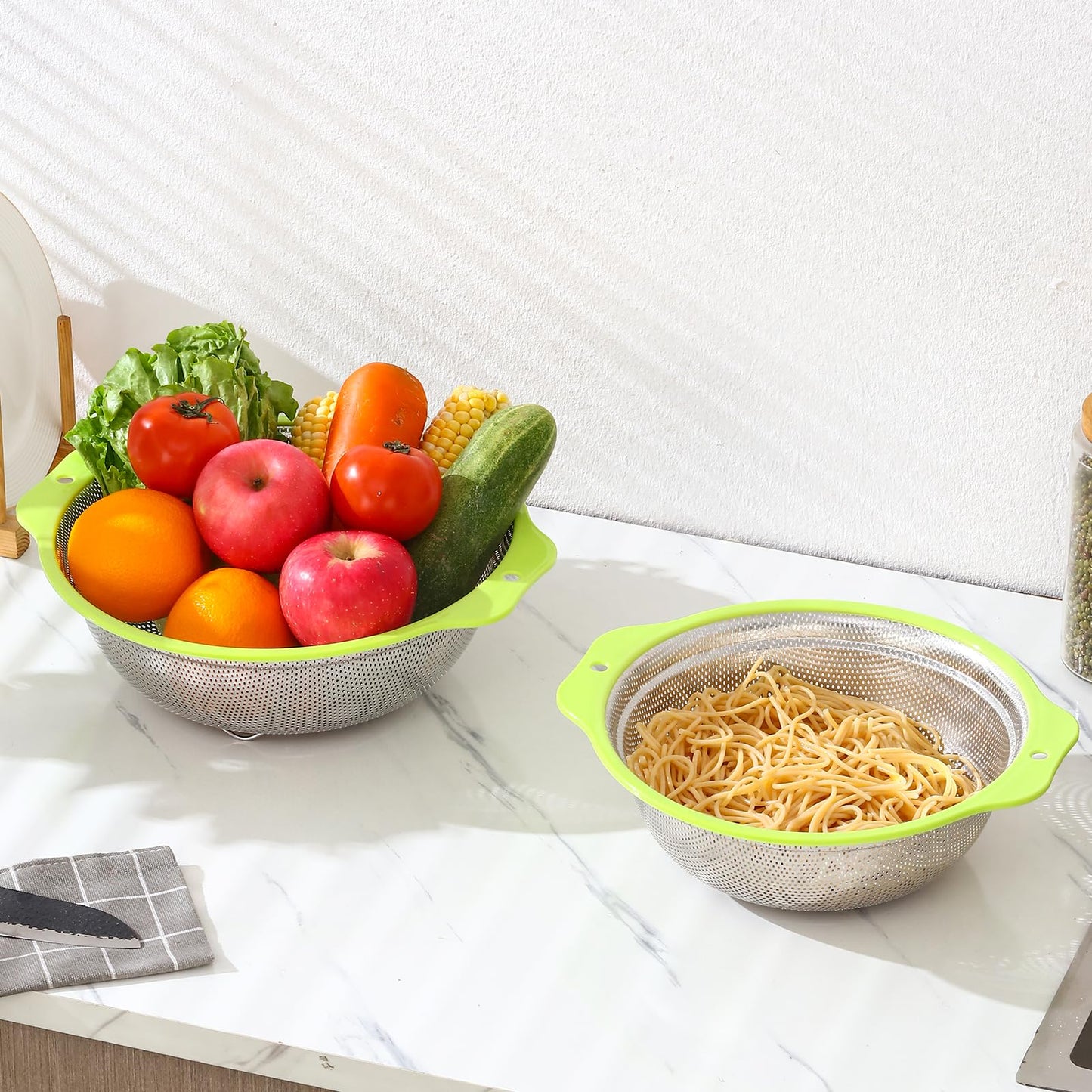 AHIABOAT Colander Stainless Steel Microporous, 2QT Rice Strainer with Mixing Bowl, Rice Washer Bowl Set with Handle, Food-Grade Strainers and Colanders for Kitchen, Pasta, Fruit, Dishwasher Safe