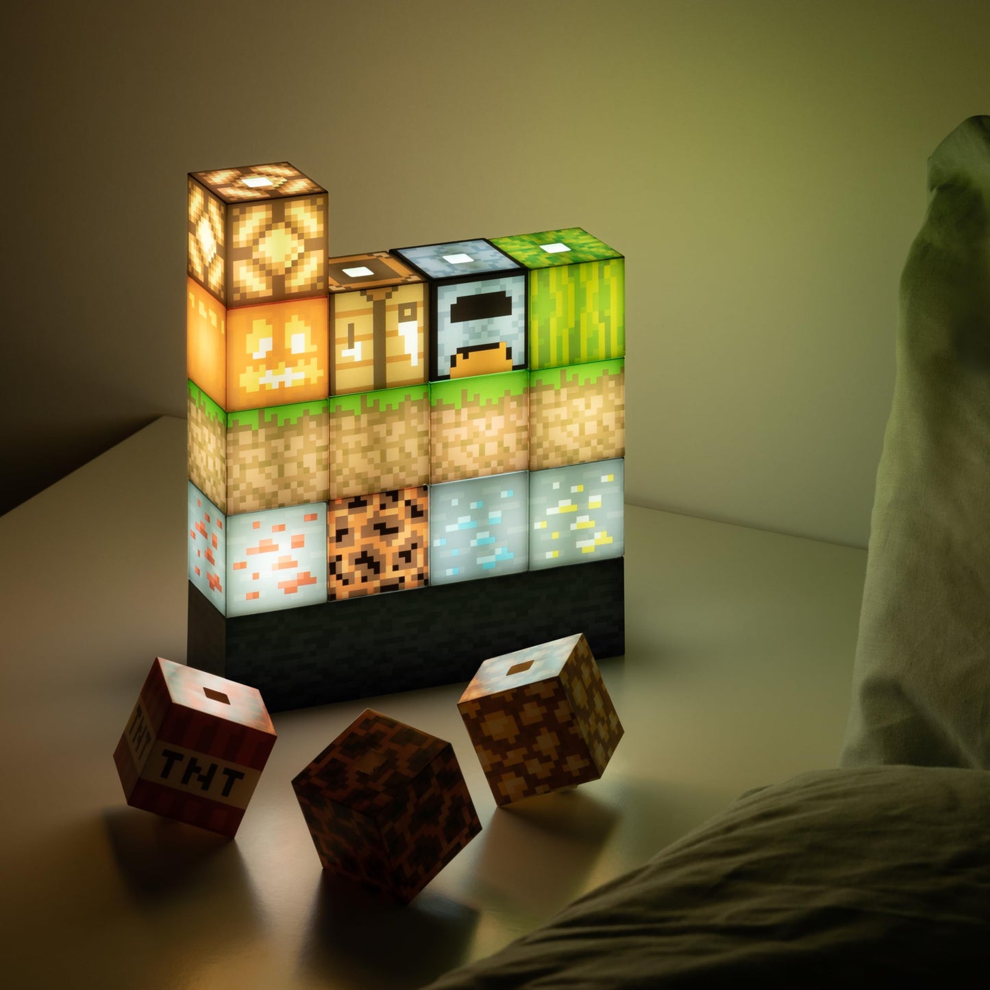 Paladone Minecraft Building Block Night Light – Officially Licensed LED Lamp for Boys’ Bedrooms, Gaming Decor & Gifts – Fun Minecraft Room Accessory