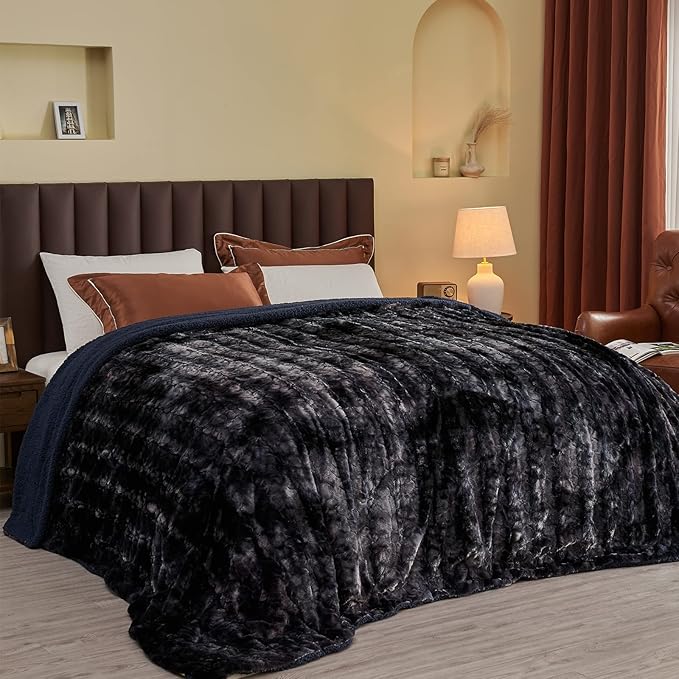 NEWCOSPLAY Super Soft Faux Fur Blanket Queen Size Tie-dye Black Sherpa Fuzzy Plush Warm Blanket for Sofa Bed (Tie-dye Black, Queen(90"x90"))