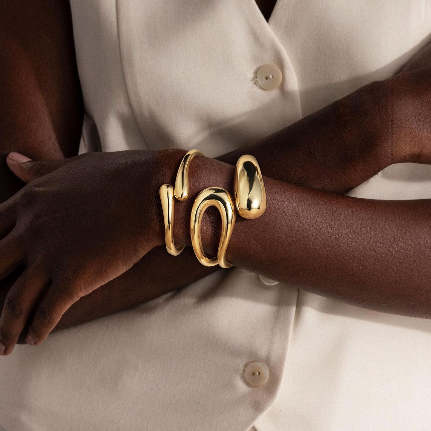 M MOOHAM Chunky Gold Bangle Bracelets for Women, Dainty 14k Gold-Plated Chunky Stackable Statement Bangle Twist Cuff Bracelet Stack Set for Women Trendy Jewelry Gifts