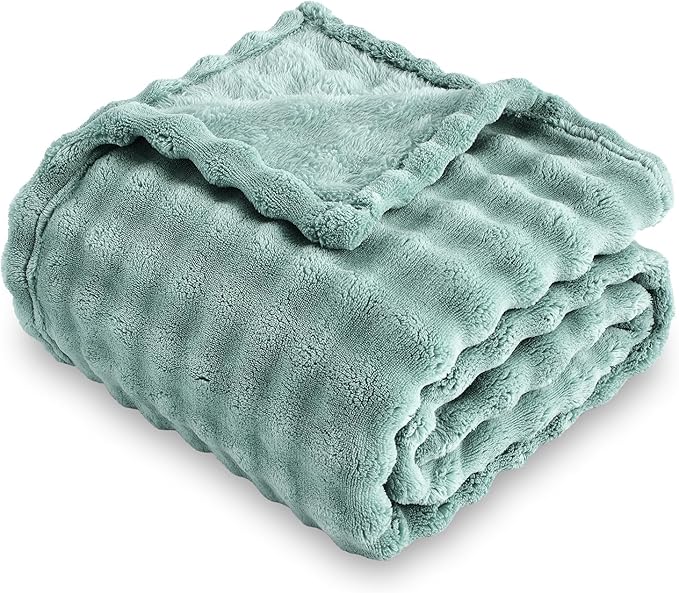 SOCHOW Sage Green Bubble Fleece Blanket for Couch, Super Soft Cozy Cute Throw Blanket for Women, Decorative Fuzzy Flannel Blanket, 50 x 60 Inches