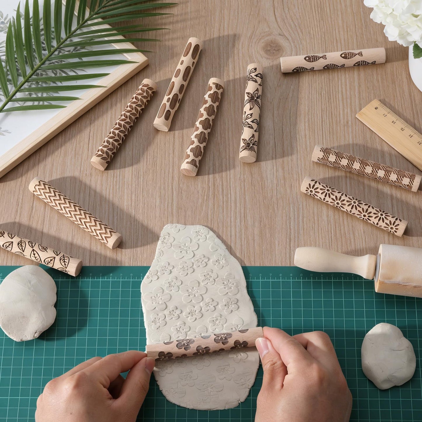 Conderyang 16Pcs Wooden Clay Texture Roller Set Clay Modeling Pattern Rollers Wooden Texture Rollers Wood Pottery Tools Pottery Tool Set for Artists Art Creation Ceramic DIY, 4In x 0.6In（Style 1)