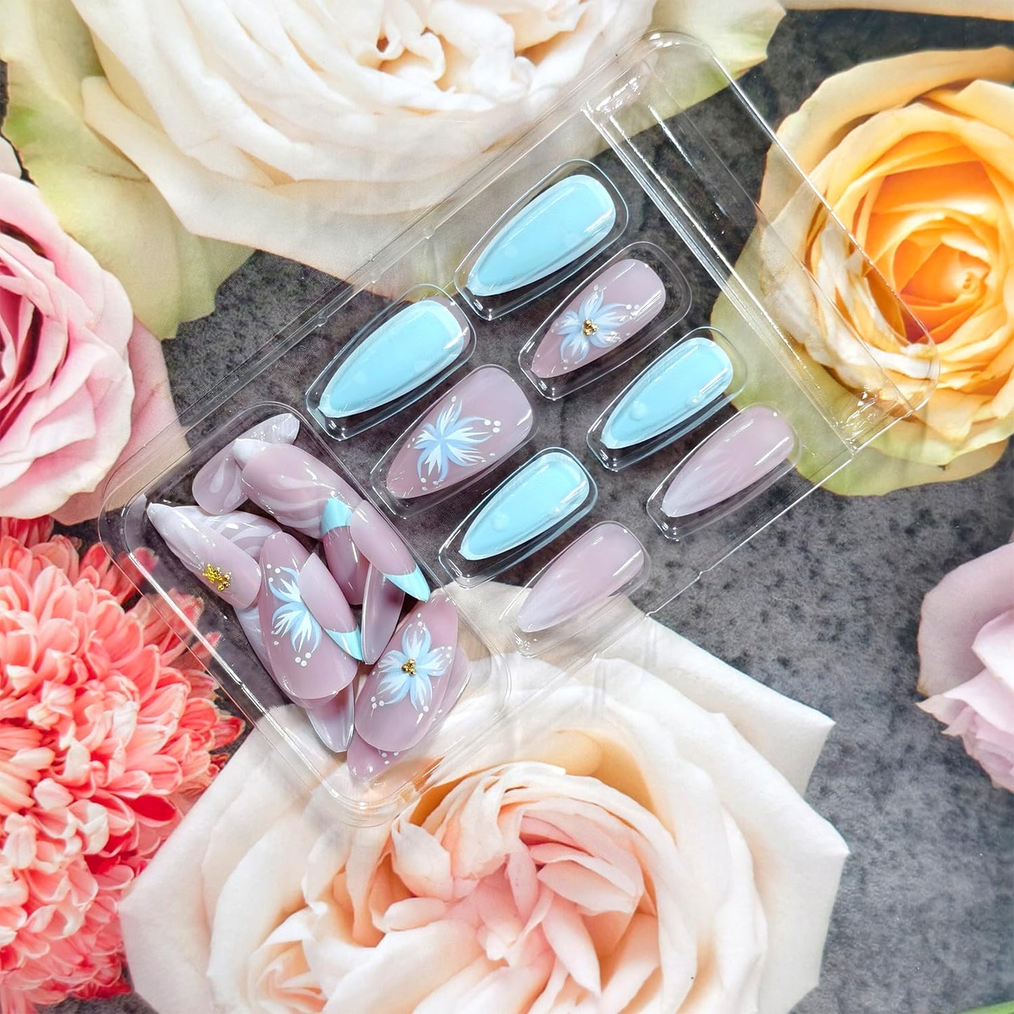 Flower Press on Nails Medium Almond Artificial Acrylic Fake Nails French Blue 3D Floral Starfish with Gold Beads Stick on Nail Full Cover Reusable Coffin Artificial Fingernails for Women Manicure