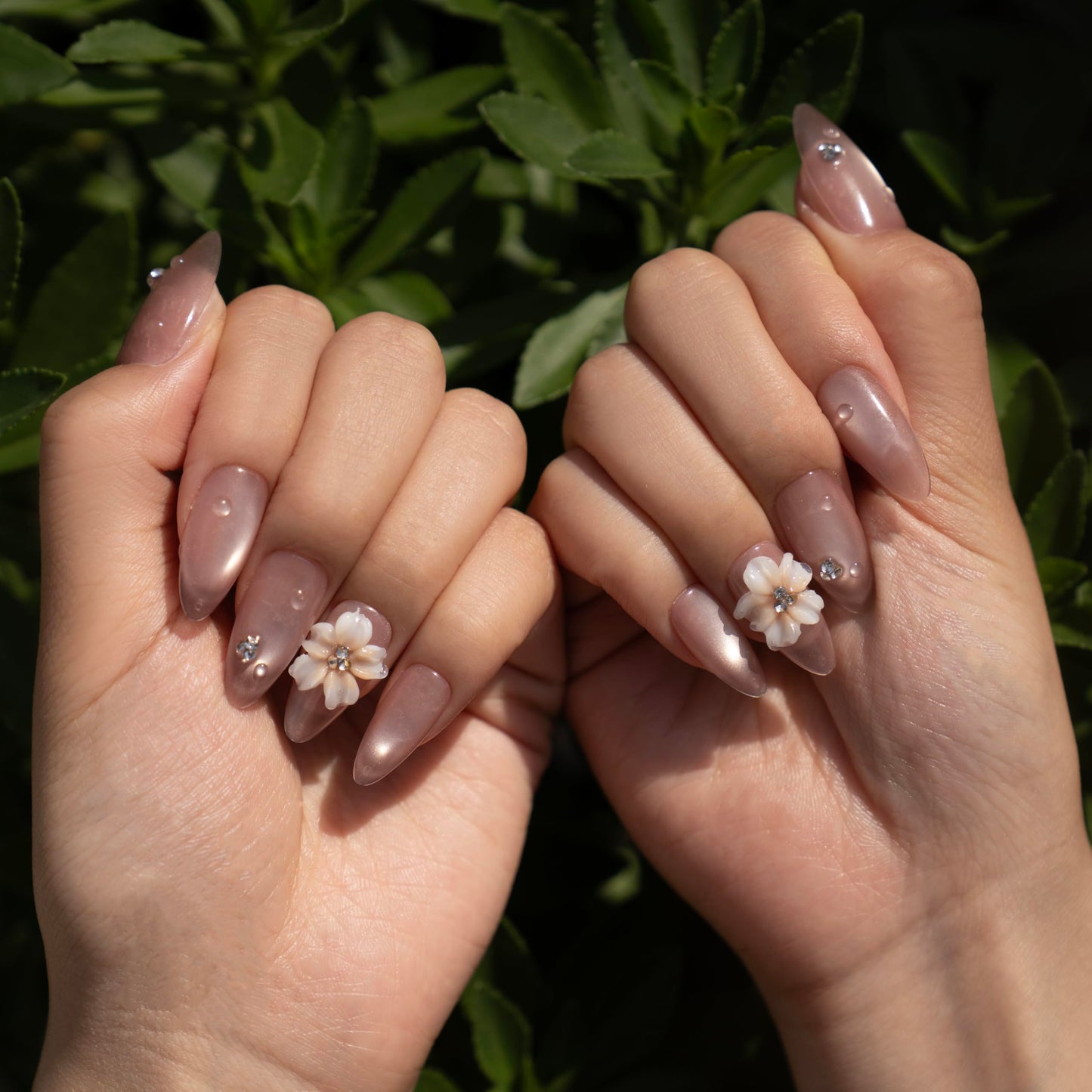Handmade Press on Nails, Medium Almond Shaped Pink Cat Eye Fake Nails with 3D Flower and Rhinestone Charms, Reusable Full Cover Cute Elegant False Nails for Women, 10Pcs (M)