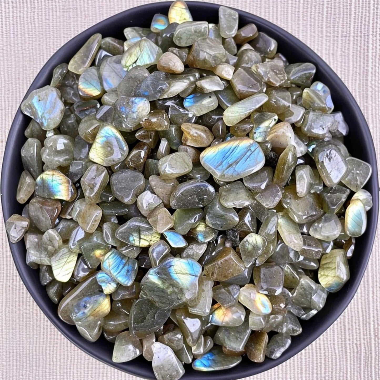 SigMntun Polished Labradorite Crystal Chips 200 Pcs - 0.3" 10 Ounces Tumbled Stone Rock Jasper Agate Chips Crushed Sea Glass Stones Healing Reiki Crystal Making Home Decoration