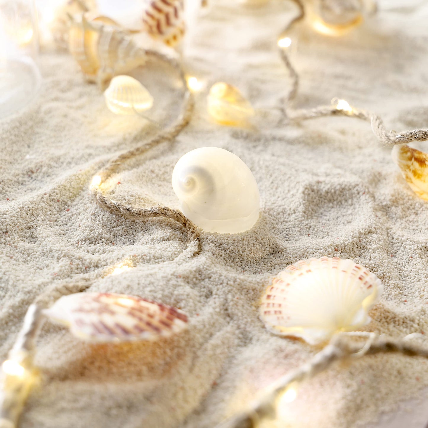 MIYA LIFE Seashell Garland Ocean Light for Beach Decor 7.2FT 39LED Battery Operated Coastal Garland Magic Conch Shell Beach Decorations for Home Coconut Girl Room Decor