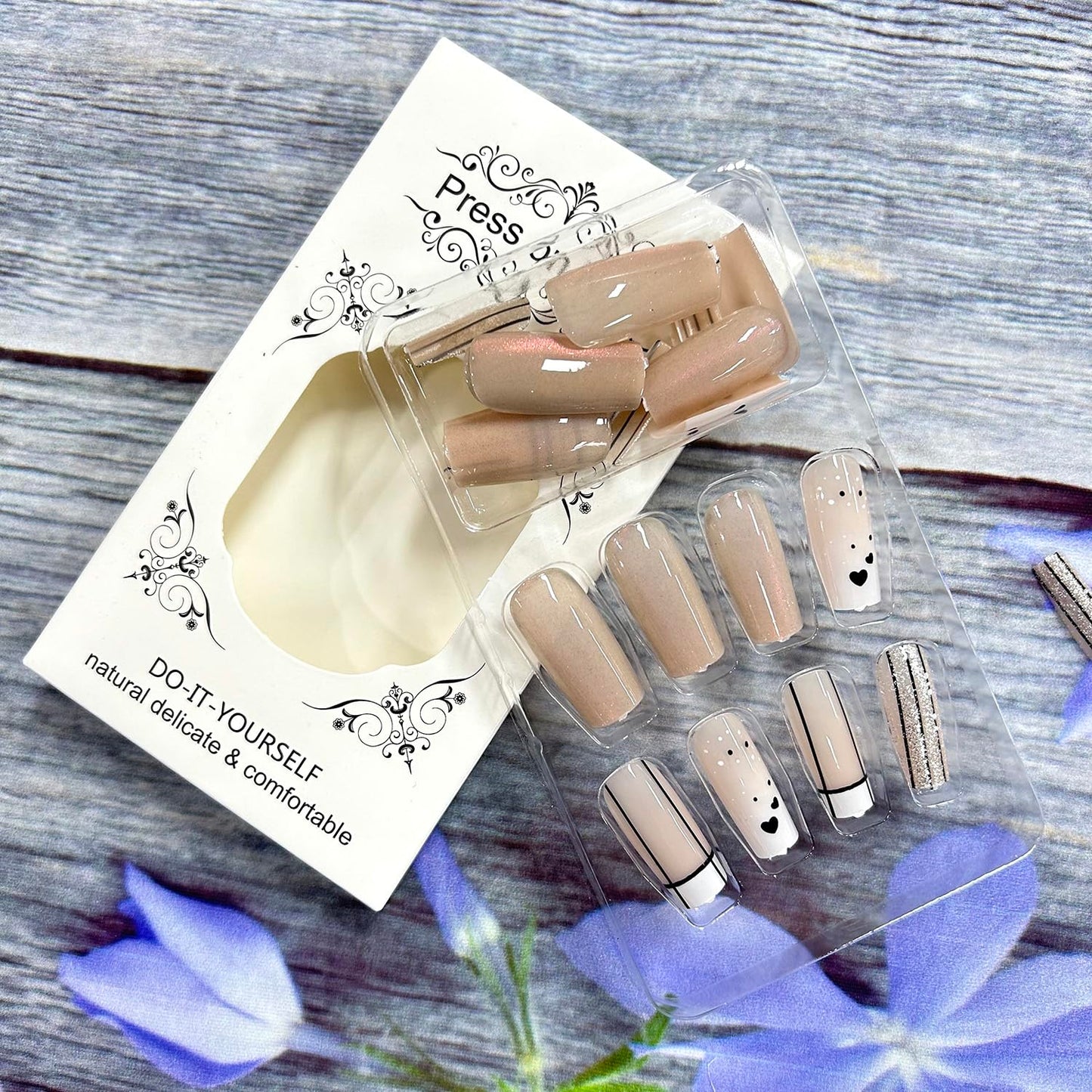 Valentine's Cat Eye Press on Nails Medium Square Black Heart Lines Design Valentine's Acrylic Nails White Gradient False Nails Holiday Nails Full Cover Artificial Nails Stick on Nails for Women