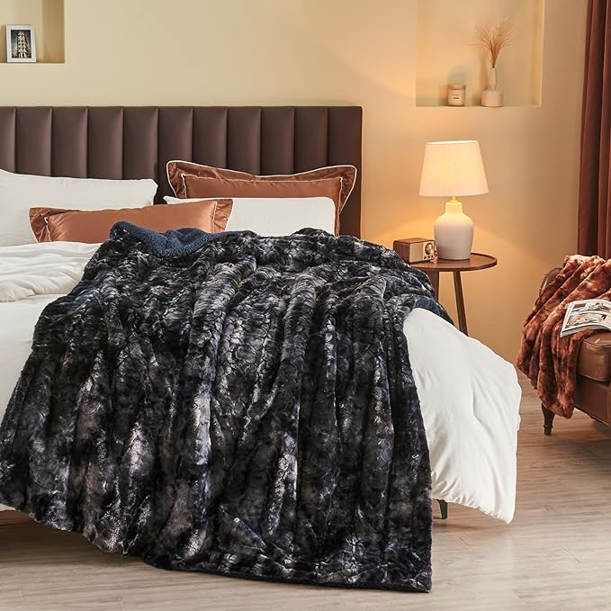 NEWCOSPLAY Super Soft Faux Fur Throw Blanket for Couch Tie-dye Black Sherpa Fuzzy Plush Warm Blanket for Sofa Bed (Tie-dye Black, Throw(40"x50"))