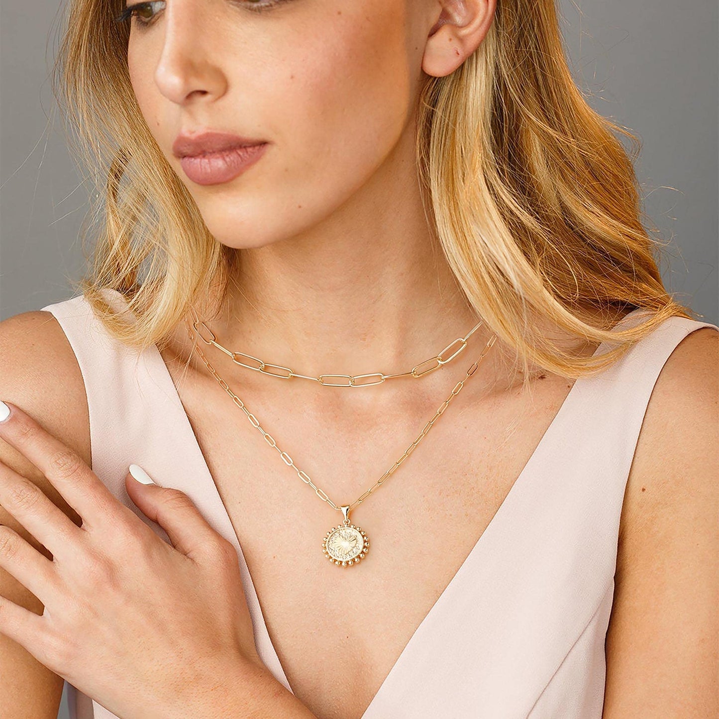 Turandoss Layered Necklace - Adjustable Minimalist Pendant Necklaces Jewelry for Women Choker