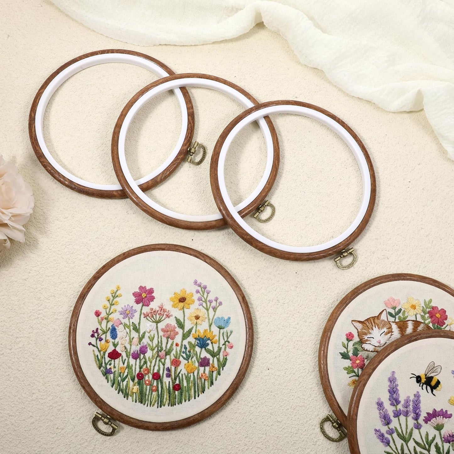 Yuanan 15 PCS 6 Inch Embroidery Hoops Frame, Round Imitated Wood Cross Stitch Frame Rubber Display Frames Circle Decorative Embroiderys Hoop for DIY Art Craft Sewing Hanging Spring Ornaments