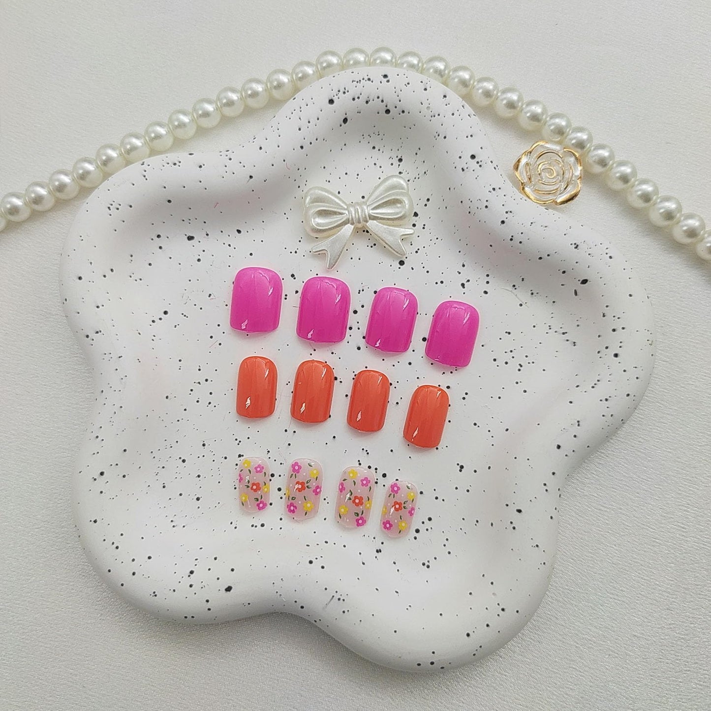Pink Press on Nails Short Square Fake Nails with Colorful Flower Designs Orange Nails Press ons Glossy Glue on Nails Spring Acrylic Nails Cute Flase Nails Stick on Nails for Women 24Pcs