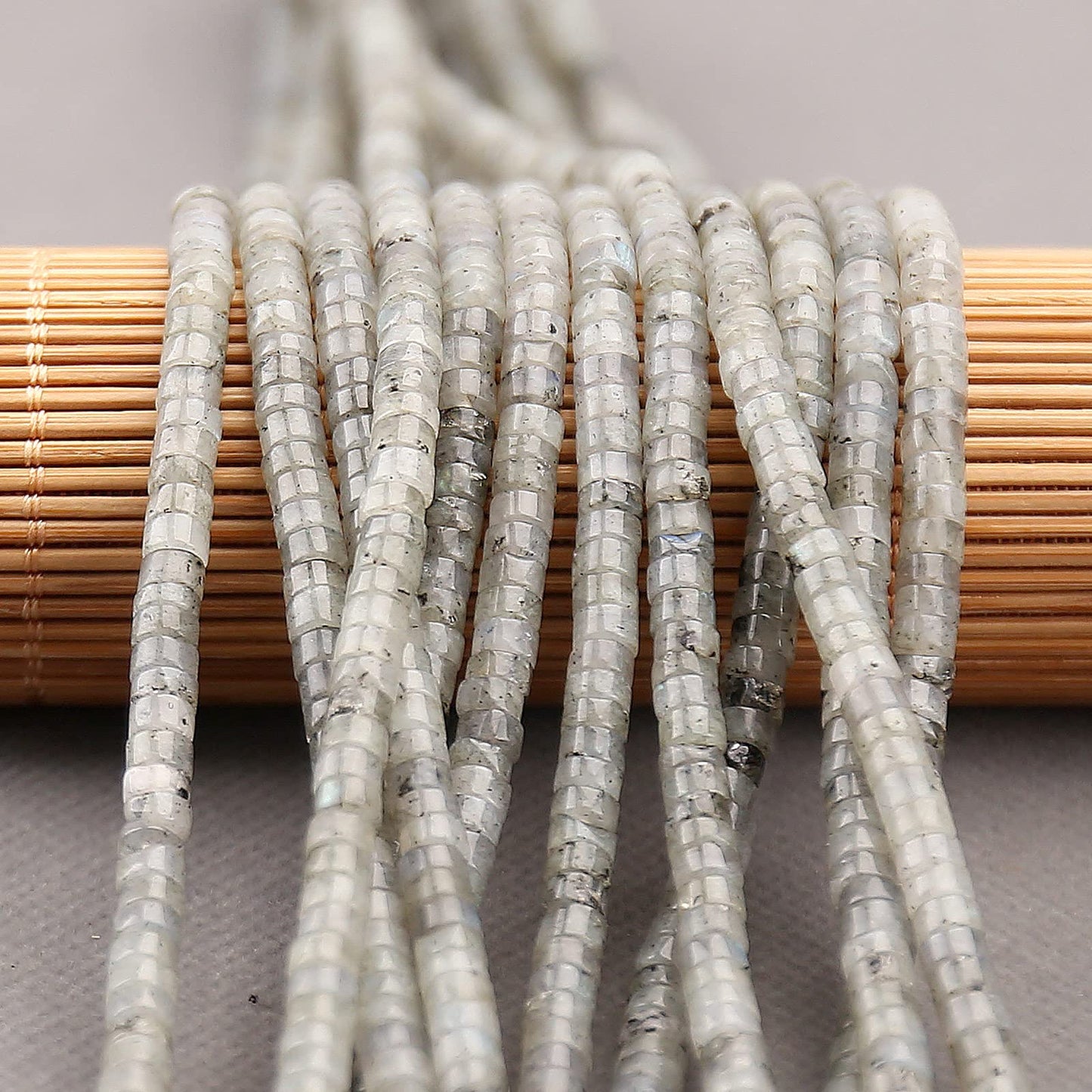 150PCs Natural White Labradorite Spacer Beads, Loose Semi Precious Flat Round Gemstone Heishi Disc Stone Beads for Beading Jewelry Making 4mm*2mm 38cm