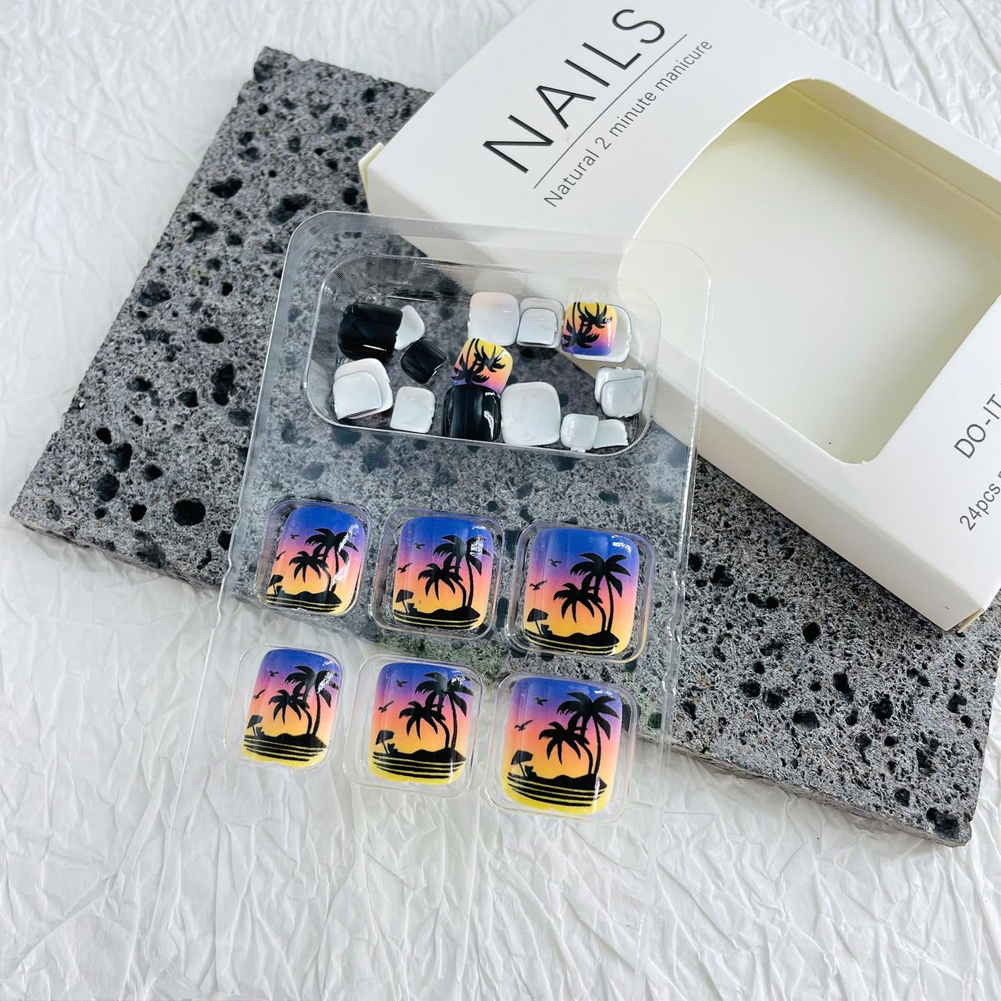 24Pcs Summer Beach Press on Toenails Short Fake Toe Nails with Coconut Tree Sunset Designs Acrylic Toe Nail Press ons Glossy Black False Toenails Reusable Glue on Toe Nails for Women