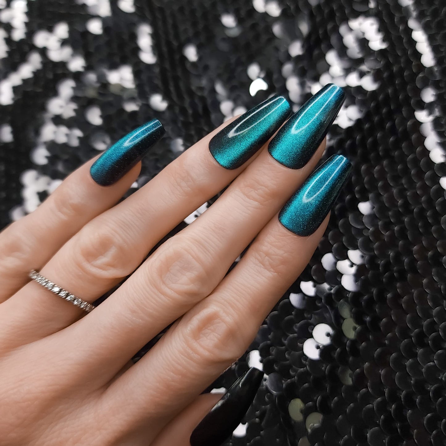 Hypnaughty 24 Pcs Ocean Cat Eye Effect Blue Glossy And Sparkly Coffin Long Press On Nails With Nail Kit And Glue (Ocean Cat Eye)