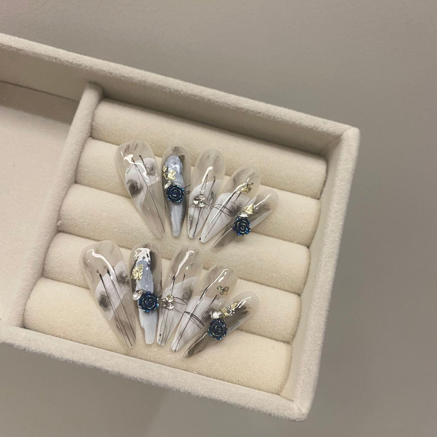 JIEADJIE Press On Nails (100% Handmade),Almonds, Droplet Shaped,Handmade Painted Nail Art by Nail Technician,Daily Version (hand-painted camellia, Small)