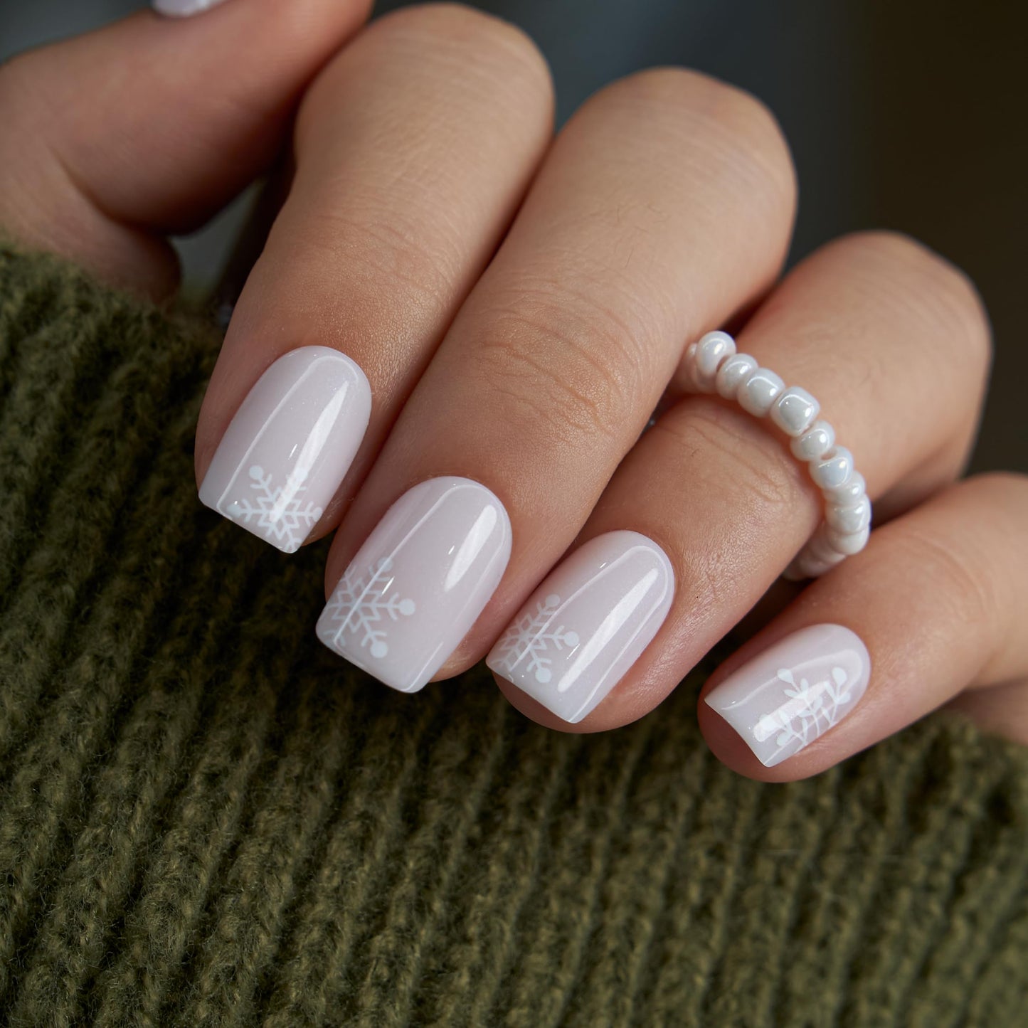 Curvlife Press On Nails – 30PCS Full Cover False Natural Fit Soft Gel Fake Nails Tips, Easy to Apply at Home Glue On False Nails Kit (White Snowflake Nails, Short)