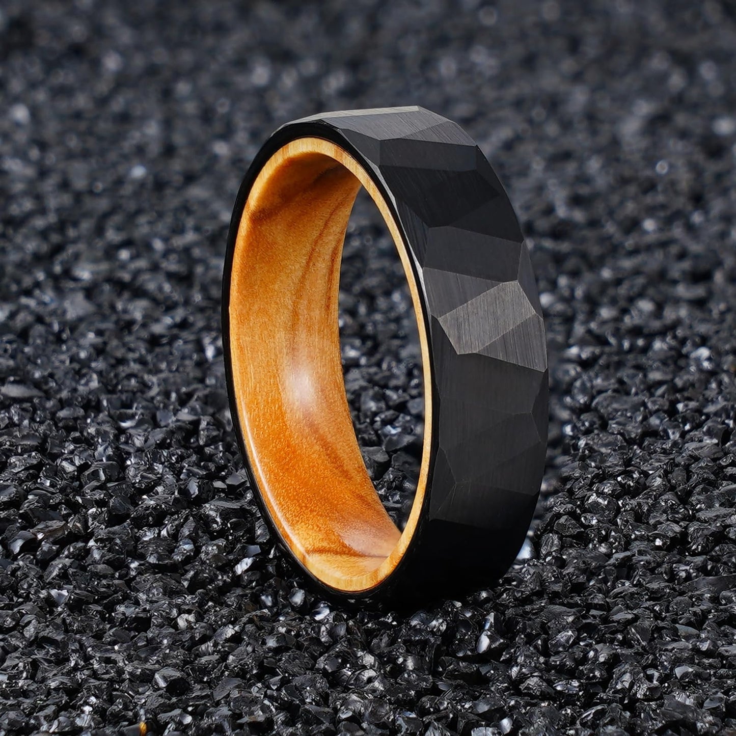 JEWPER 6MM 8mm Black/silver/gold Tungsten Rings for Men Womens Couple Fashion Jewelry Promise Engagement Wedding Band Hammered Inner ring inlaid with olive wood Carbide Polished Edge Comfort Fit