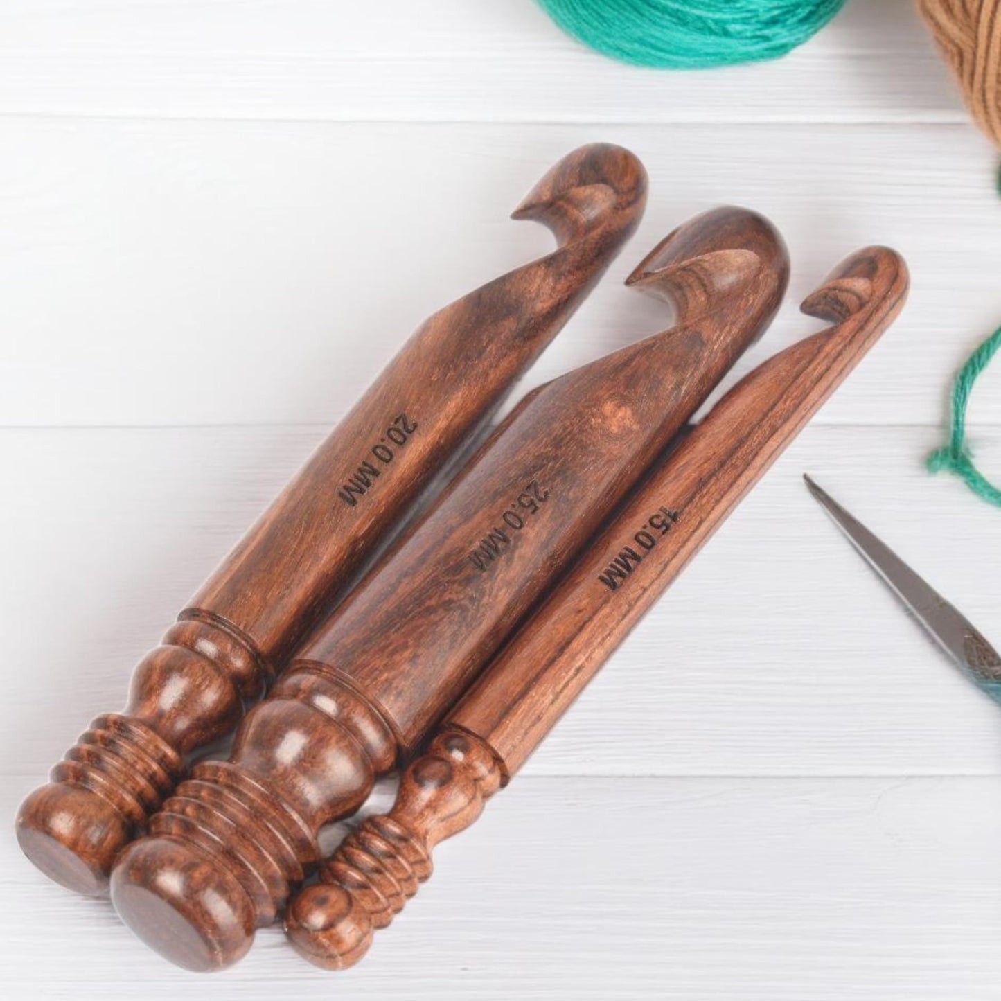 3 PCS Large Crochet Hook Set, Ergonomic Crochet Hooks with Soft Grip Handles, Huge Crochet Needles for Crocheting Thick Blanket and Extra Bulky Yarn Projects (15,20,25MM)