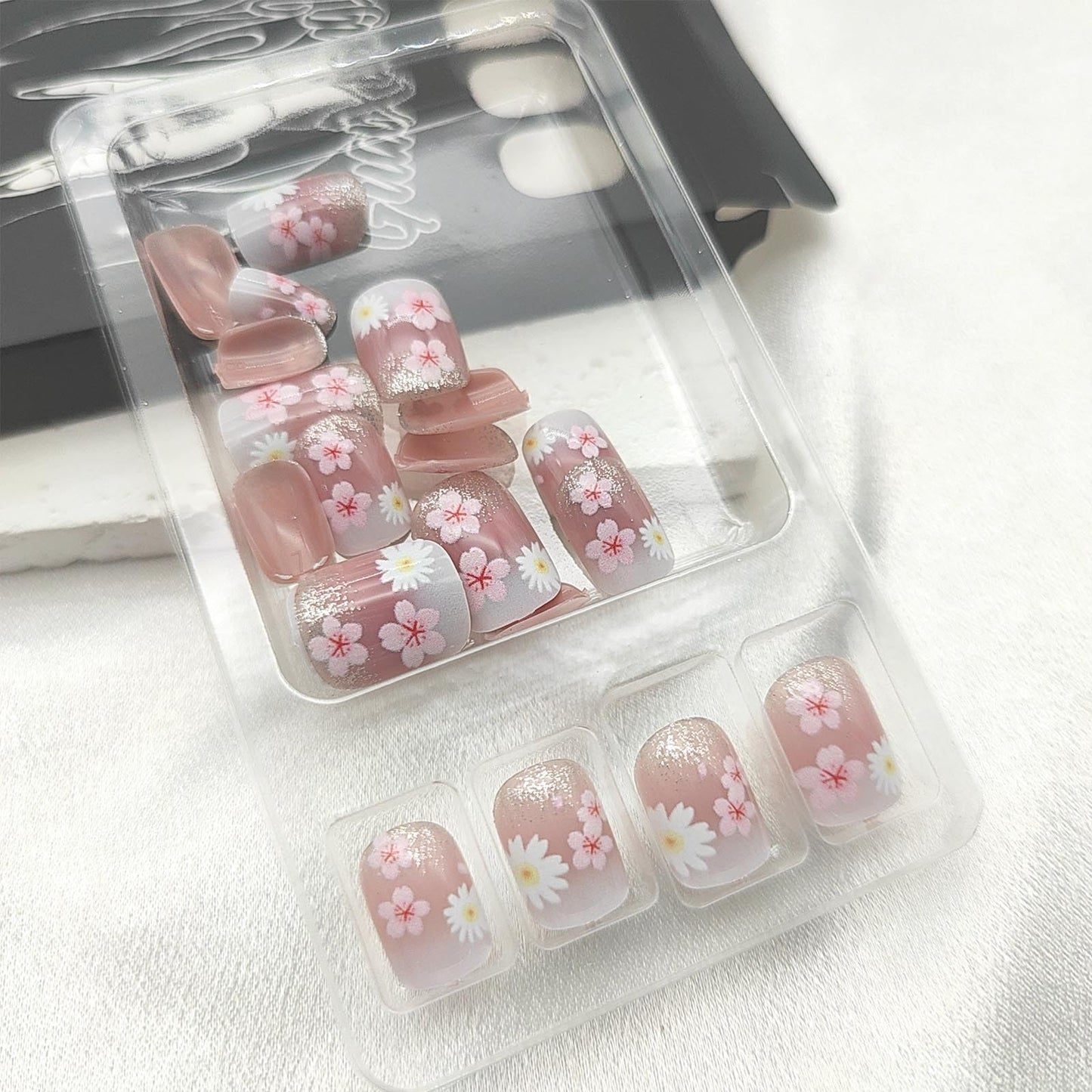 Flower Press on Nails Short Square Fake Nails with Floral Glitter Designs Spring Nails Press ons Pink White Glue on Nails Cute False Nails Summer Stick on Nails for Women 24Pcs