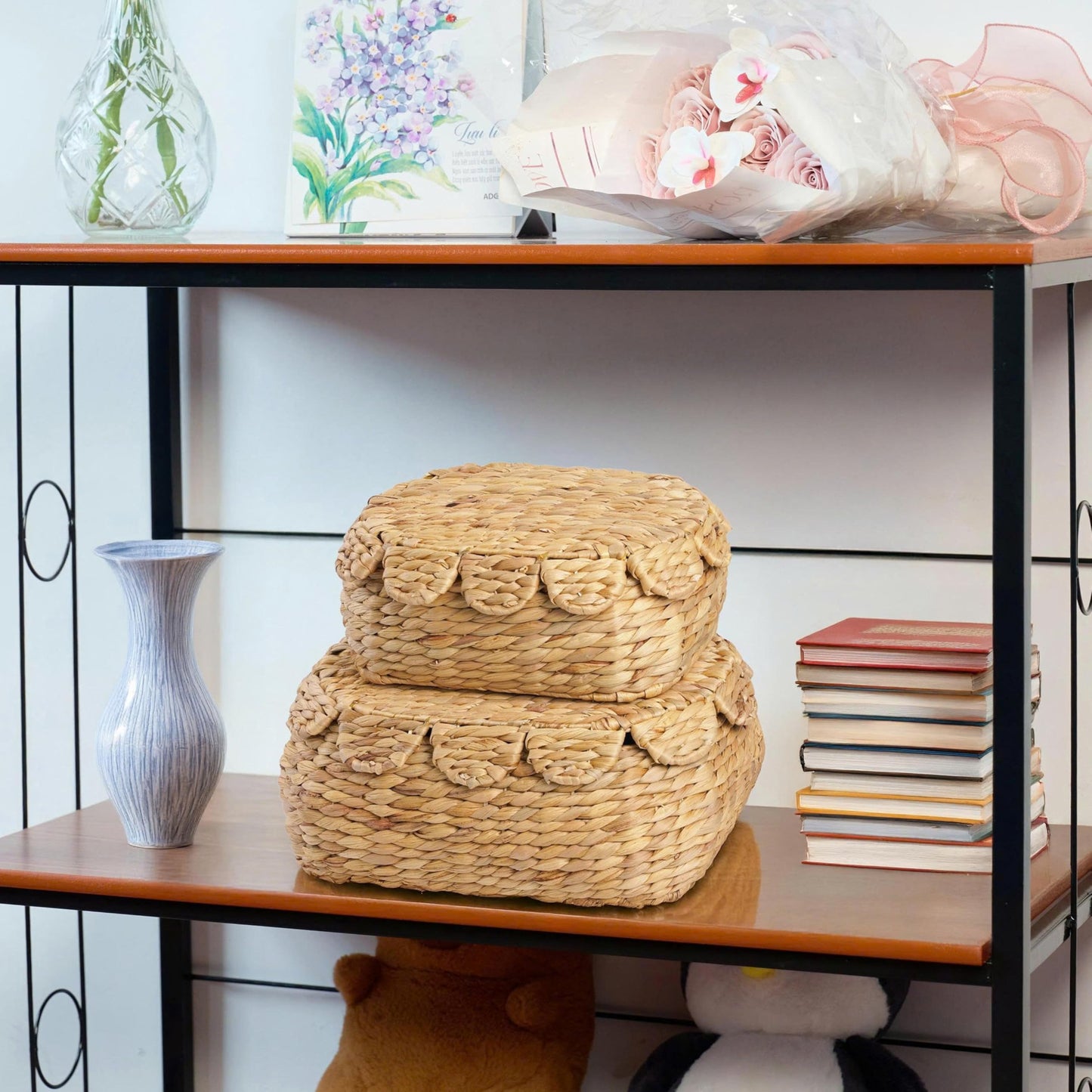 LUSYDECO Set of 2 Wicker Storage Baskets with Lid, Rattan Basket Decorative Boxes, Woven Storage Box Hyacinth Basket with Lids, Small Scalloped Edge Wicker Baskets with Lids