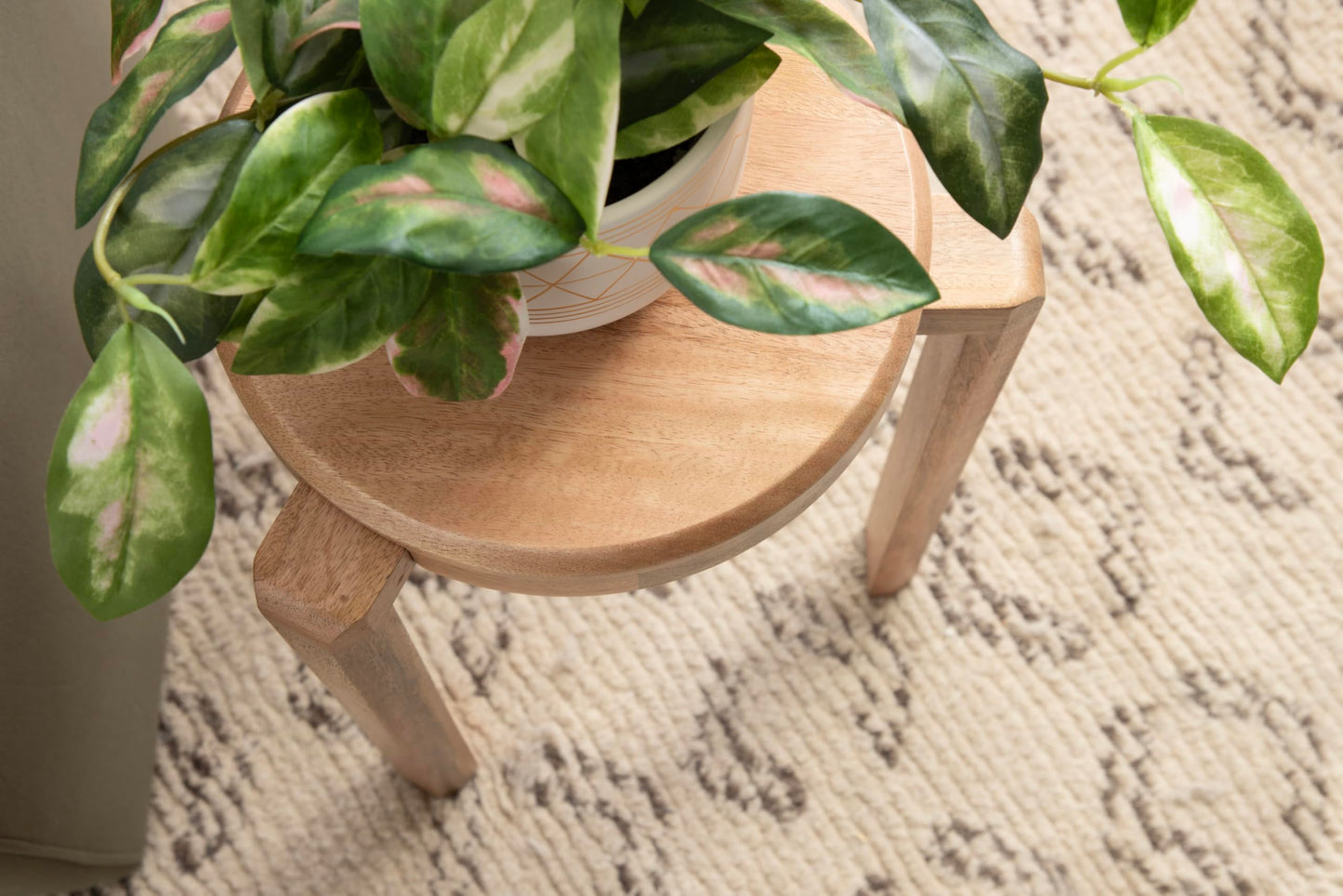 Kate and Laurel Stuart Wooden Round Side Table, 14 x 14 x 20, Natural Wood, Transitional Circle Nightstand Table for Use as Indoor Plant Stand or Living Room Accent Table