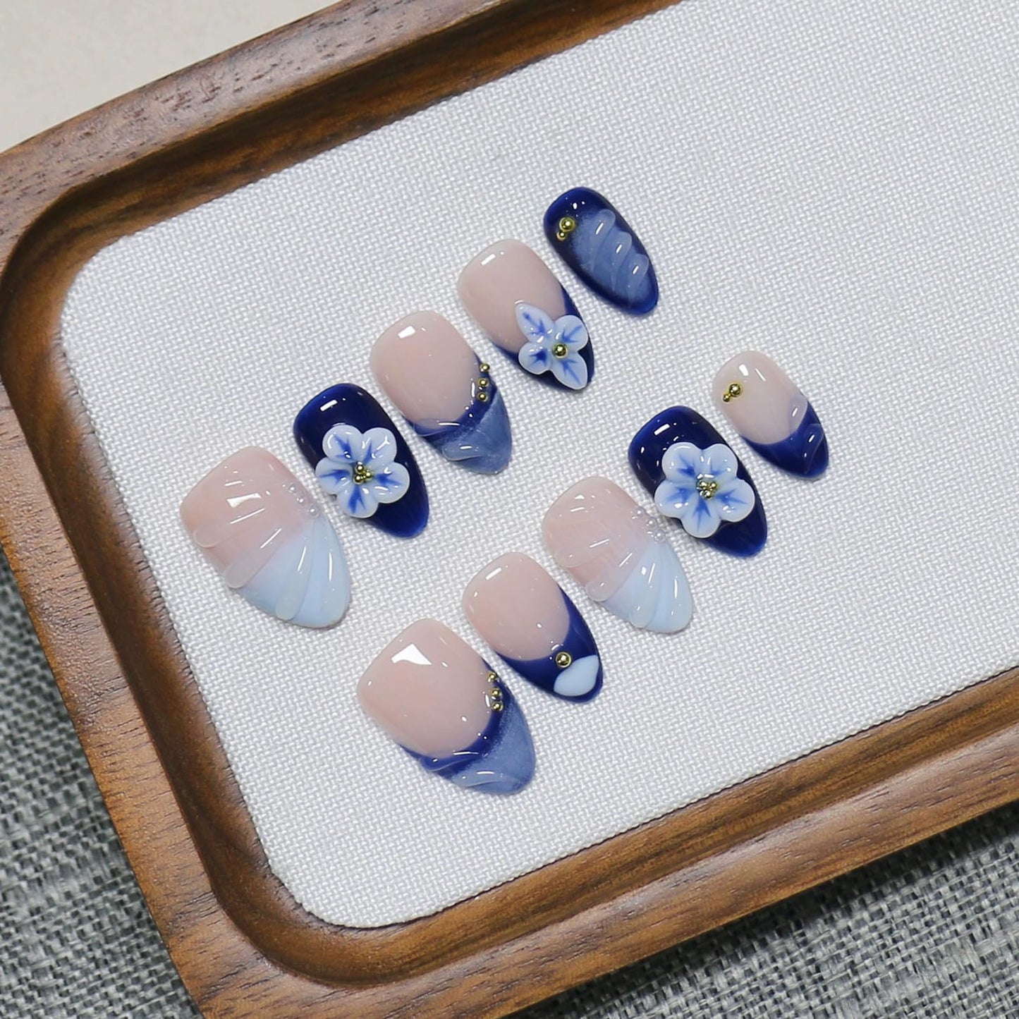 Almond Medium Handmade Press on Nails Fake Nails Blue French Tip with 3D Flower Designs luxury Glossy Cute Acrylic Nails for Women 10pcs (Size M）
