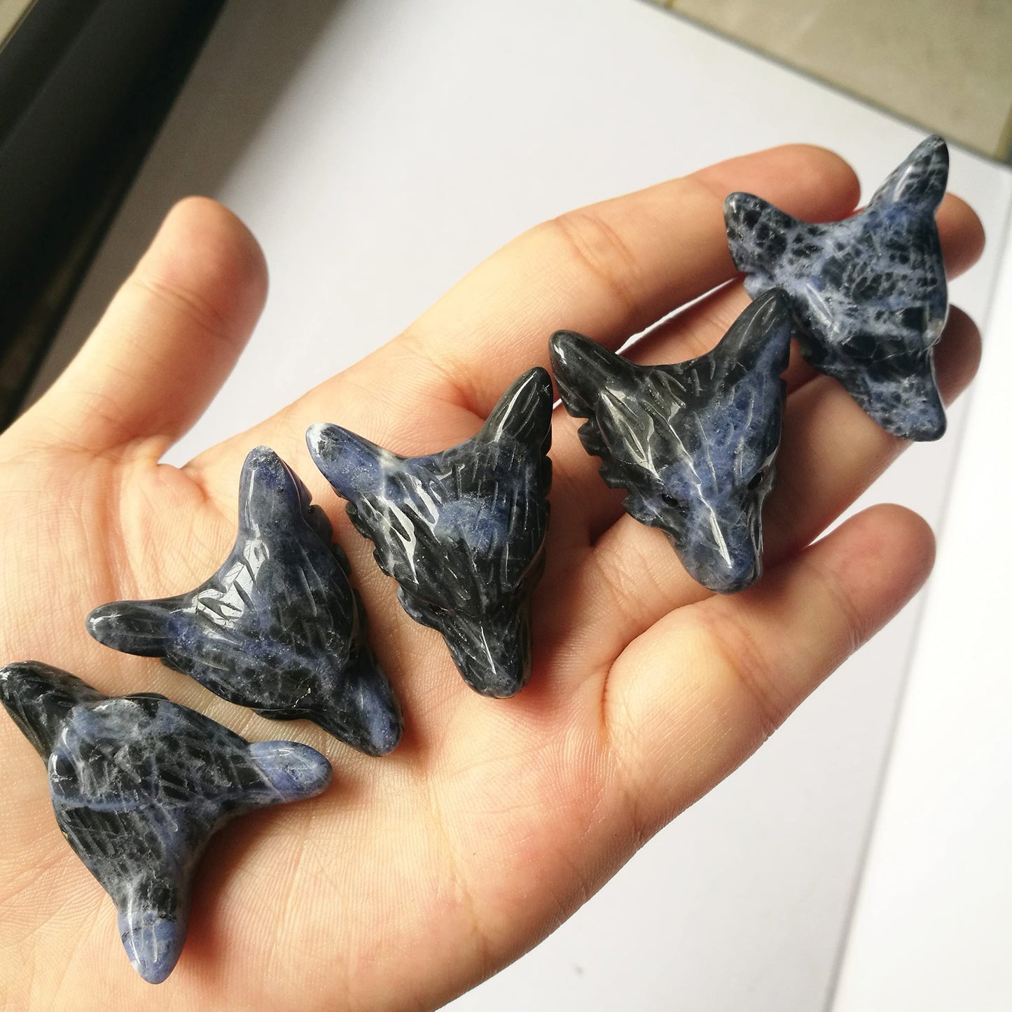 Bacatgem Natural Sodalite 1.37 inchs Wolf Head Pocket Crystals and Healing Stone Figurine,Haped DIY-Jewelry Pendant